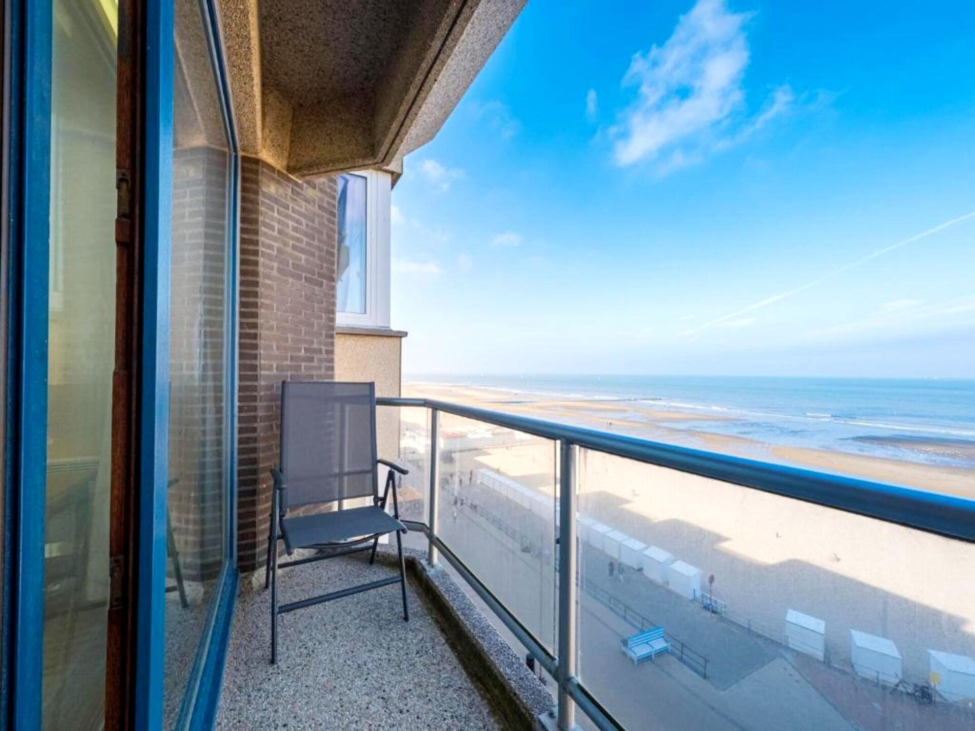 SUN BEACH I: Zonovergoten appartement aan de zeewering met zeezicht - foto 11