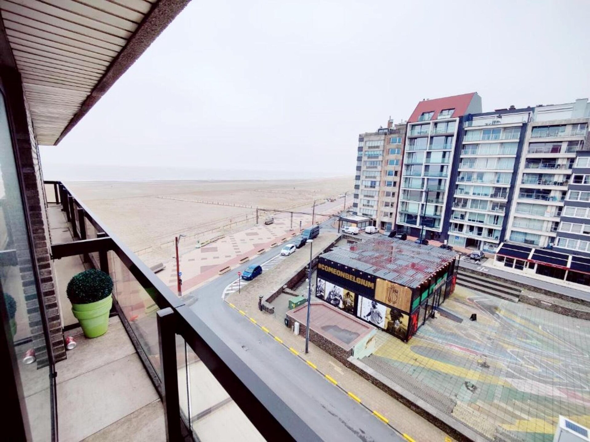 Appartement met panoramisch zeezicht op de zeewering van Nieuwpoort - foto 9