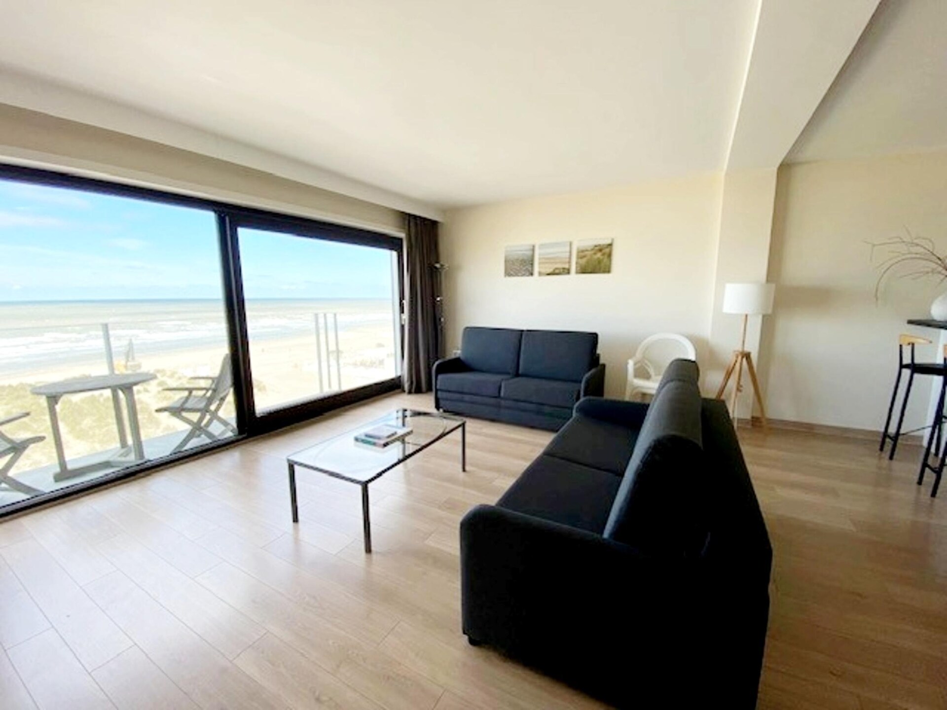 Ruim zeezichtappartement aan de kust van Nieuwpoort met 2 slaapkamers - foto 1