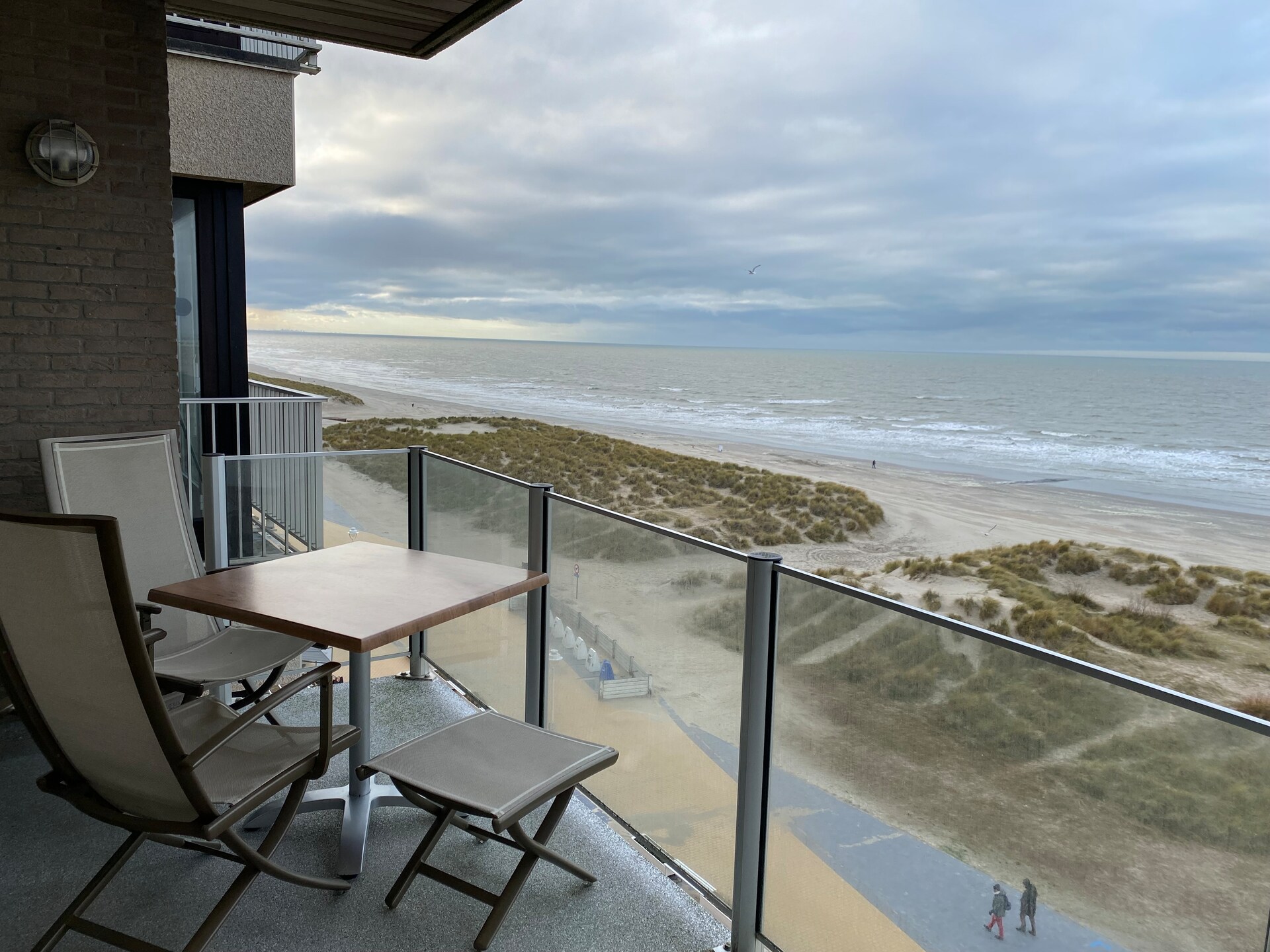 Licht appartement met zeezicht en terras aan de zeedijk van Nieuwpoort - foto 5