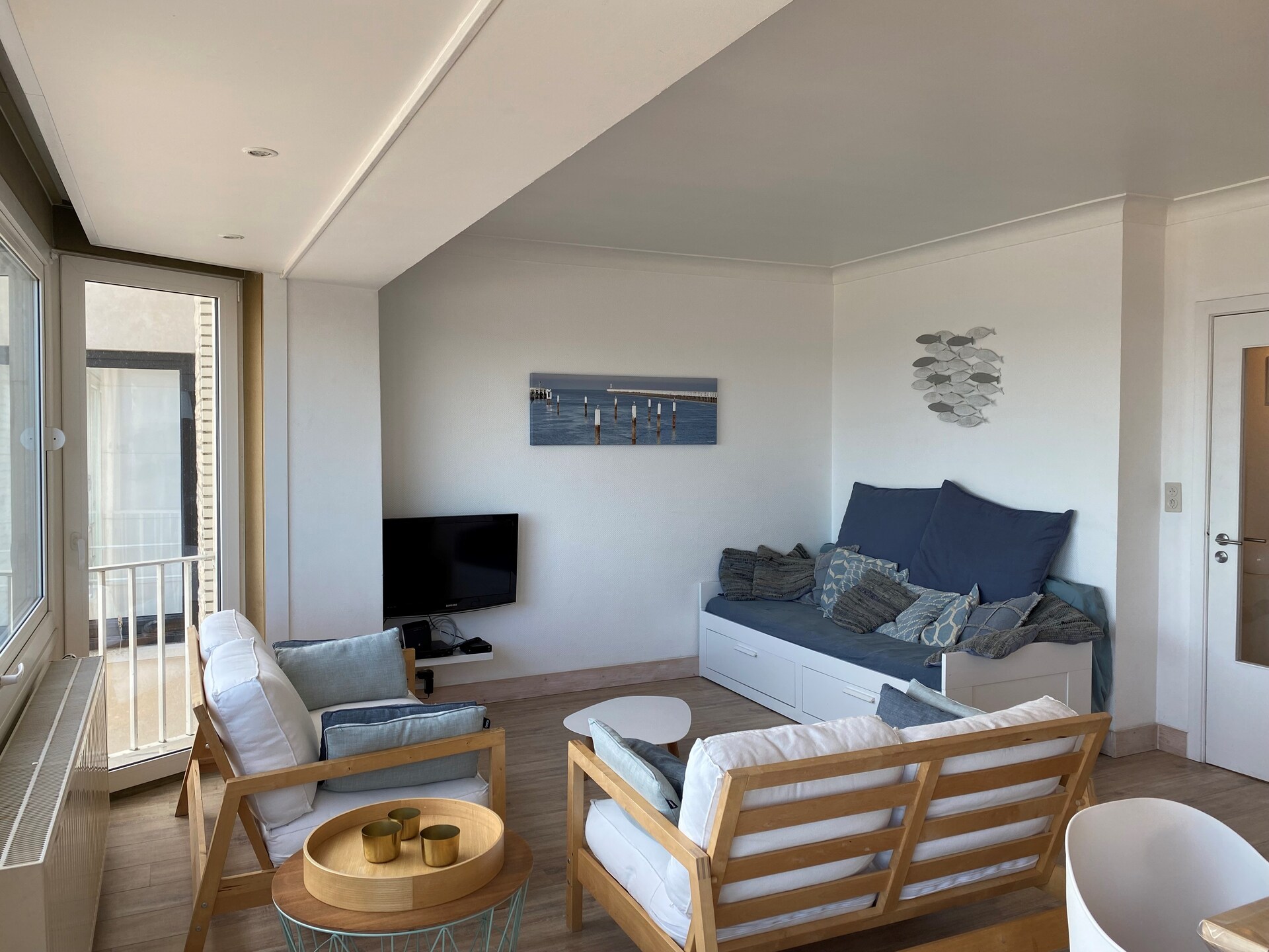 Ruim appartement met 3 slaapkamers en zeezicht op de zeewering van Nieuwpoort - foto 1