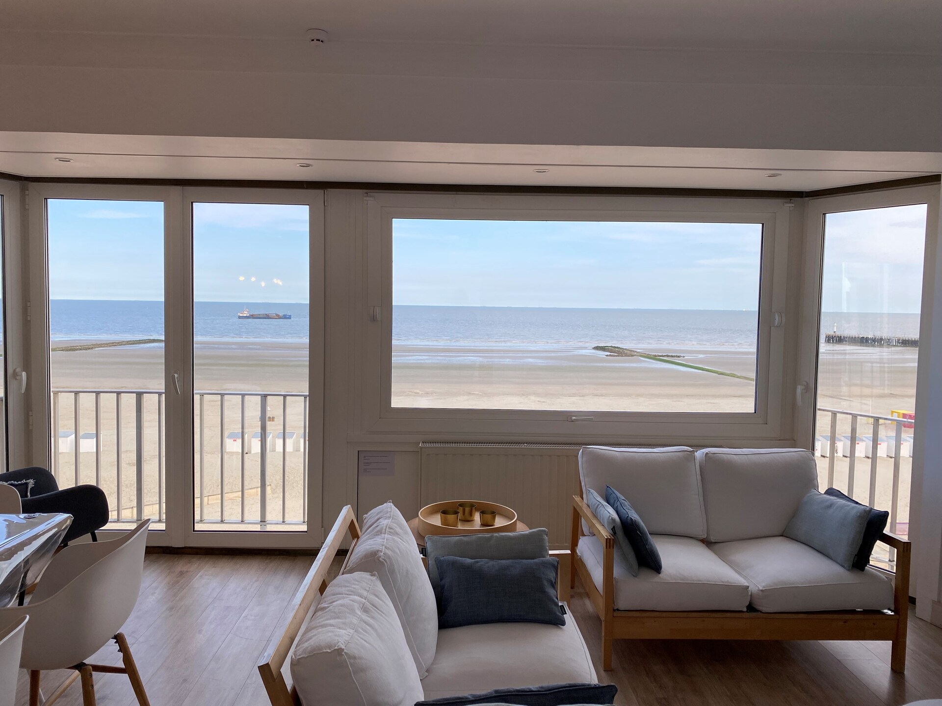 Ruim appartement met 3 slaapkamers en zeezicht op de zeewering van Nieuwpoort - foto 5