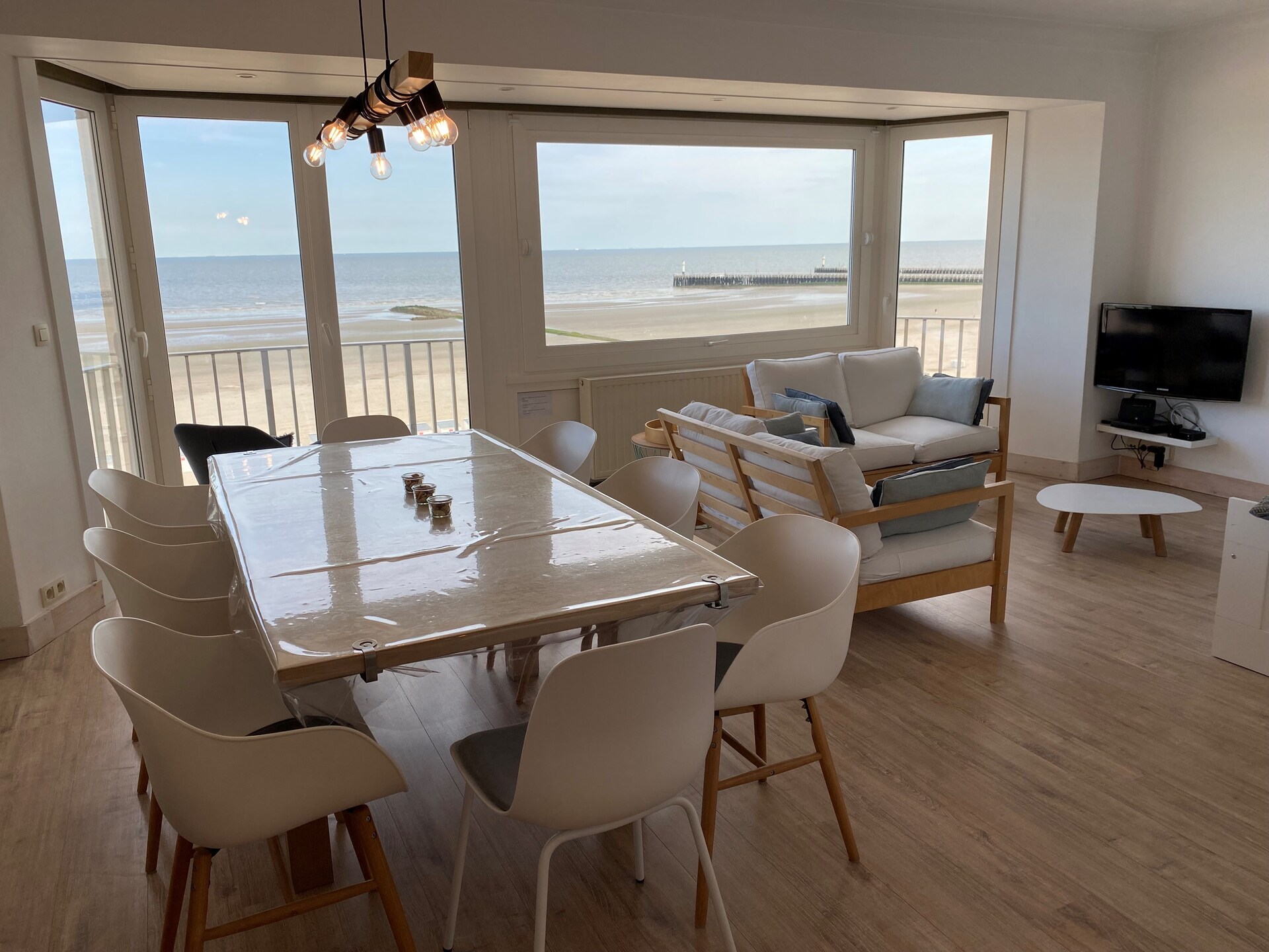 Ruim appartement met 3 slaapkamers en zeezicht op de zeewering van Nieuwpoort - foto 8