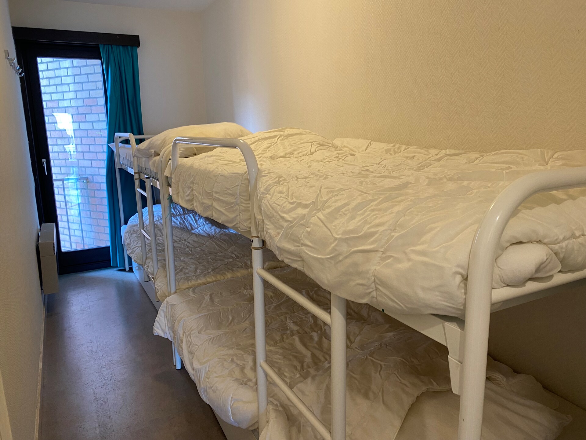 ZEEMEERMIN 502: Stijlvol appartement met zeezicht aan de Nieuwpoortse dijk - foto 9