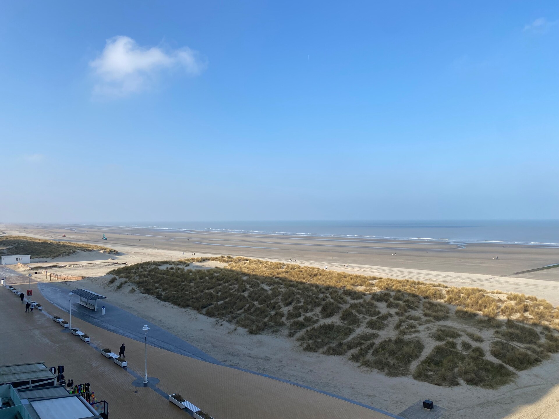 ZEEMEERMIN 502: Stijlvol appartement met zeezicht aan de Nieuwpoortse dijk - foto 13