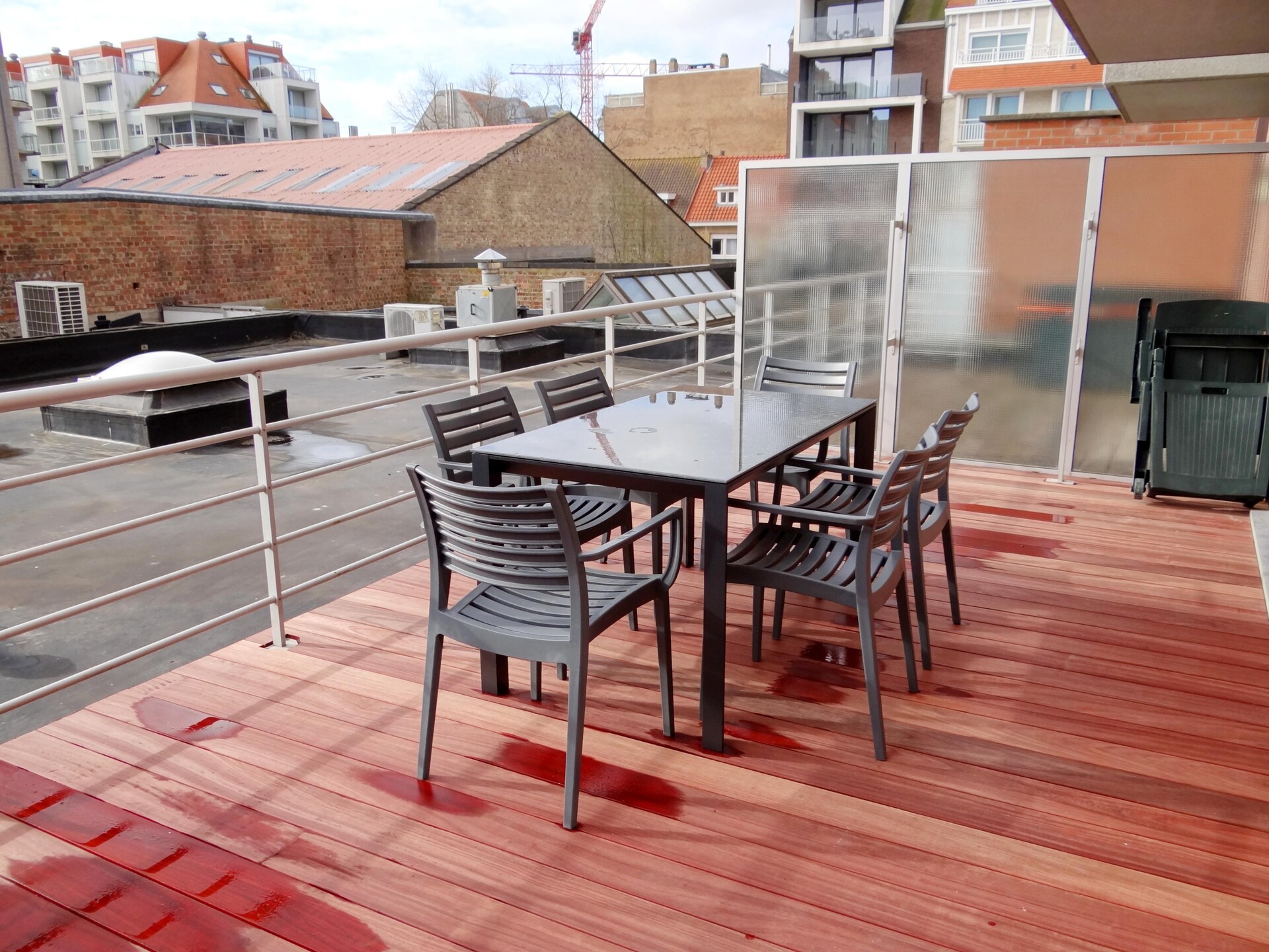 Gezinsappartement met zonneterras in hartje Nieuwpoort, vlakbij strand - foto 12