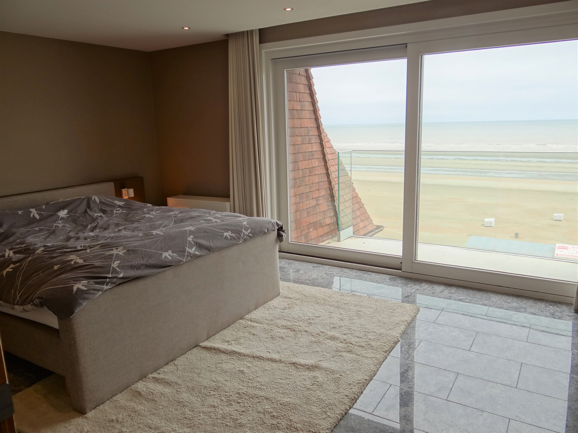 8-persoons hoekappartement met zeezicht aan de zeewering in Nieuwpoort - foto 28
