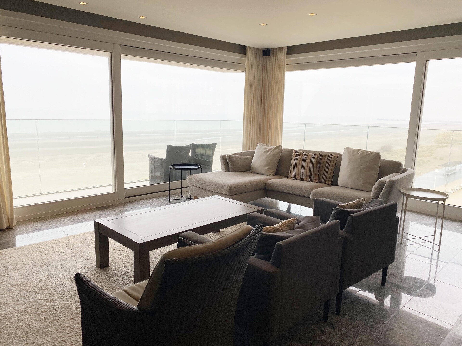 8-persoons hoekappartement met zeezicht aan de zeewering in Nieuwpoort - foto 18