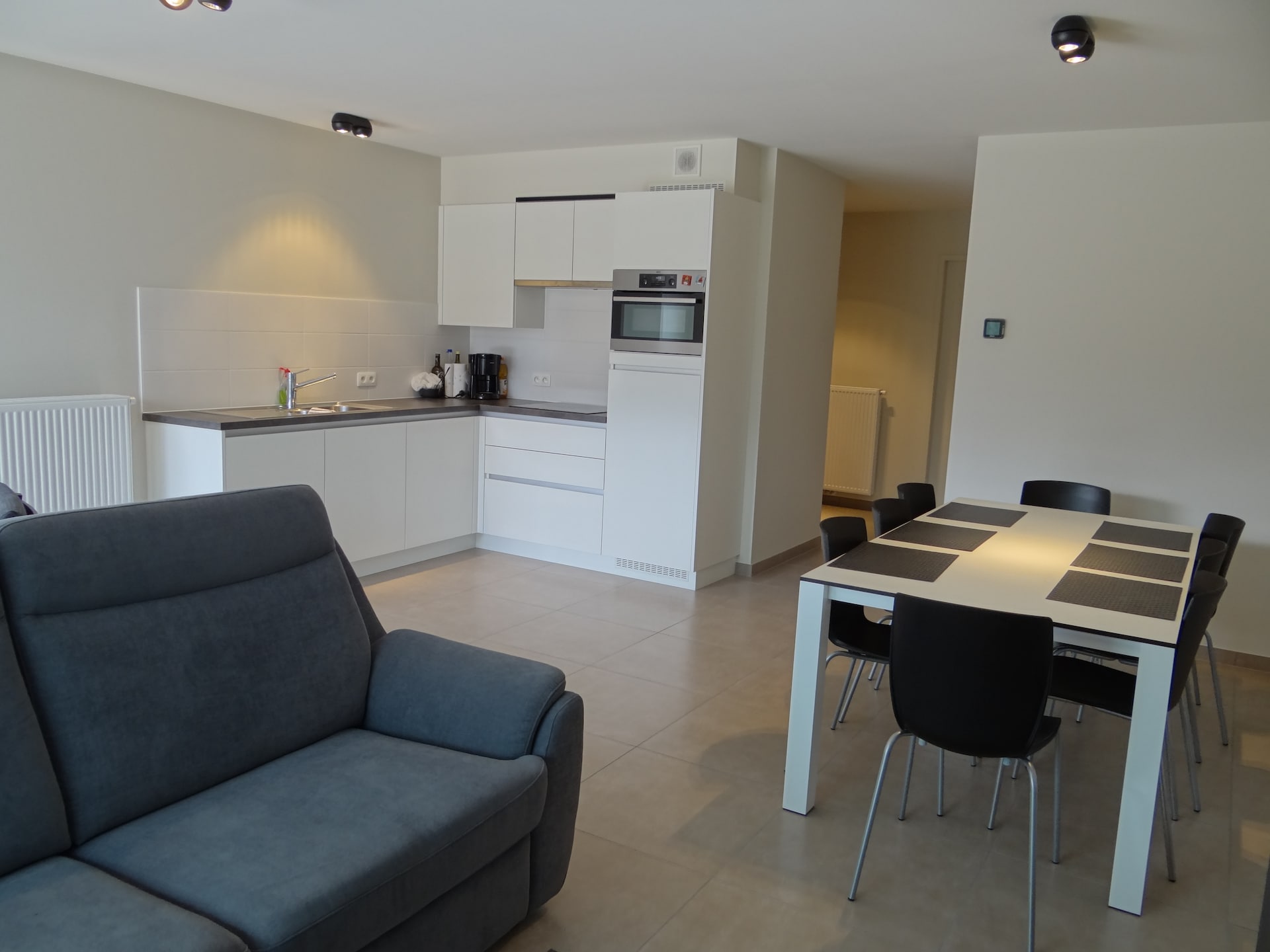 Modern appartement met terras in hartje Nieuwpoort, vlakbij zee en golfbaan - foto 3