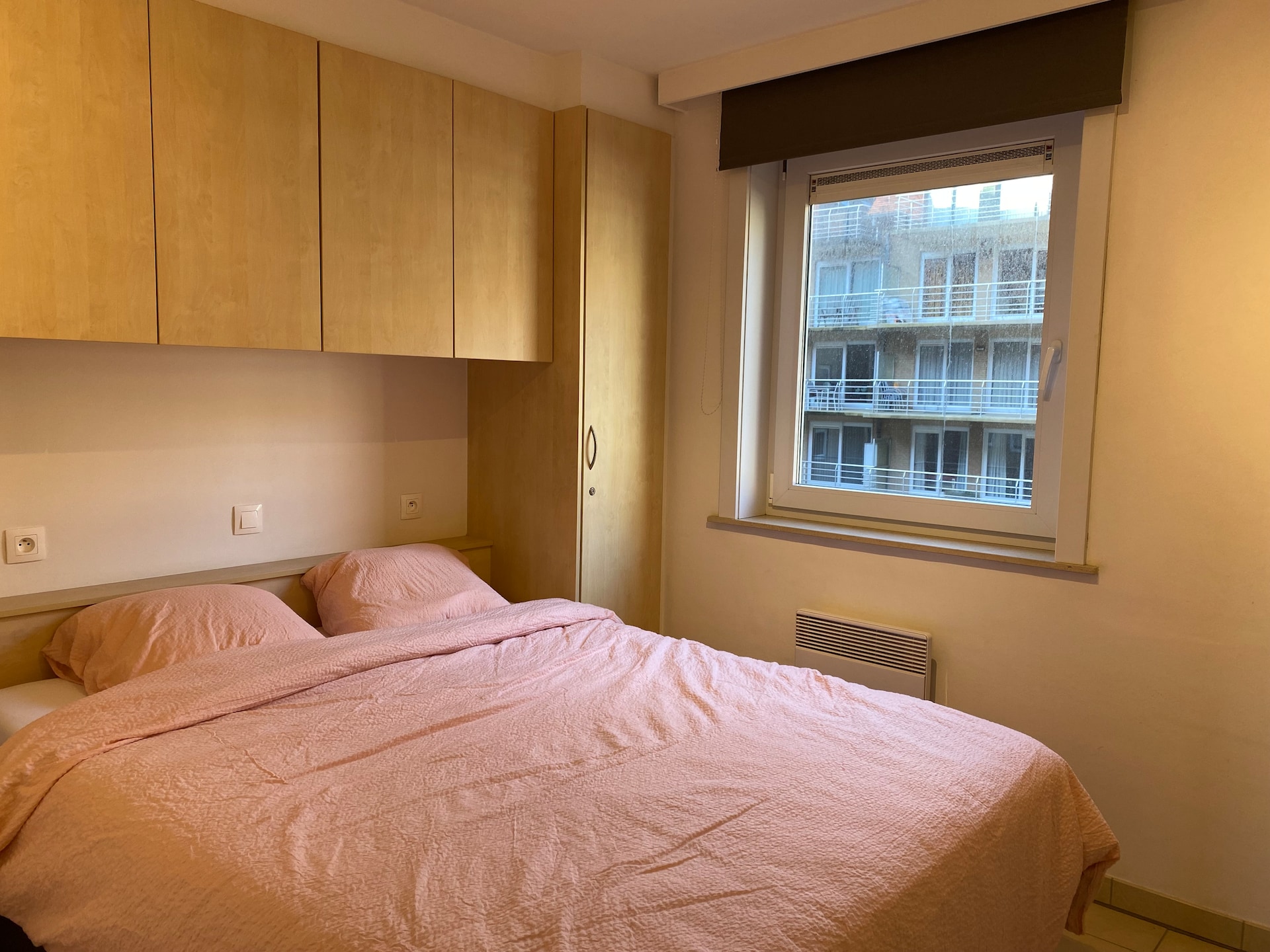 Licht 4-persoons appartement met 2 slaapkamers in hartje Nieuwpoort - foto 8