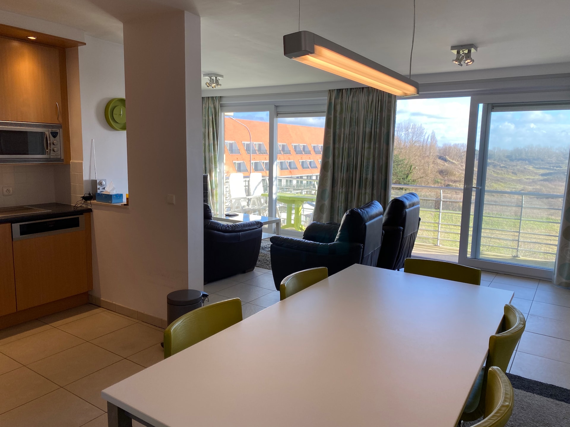 Licht 4-persoons appartement met 2 slaapkamers in hartje Nieuwpoort - foto 6