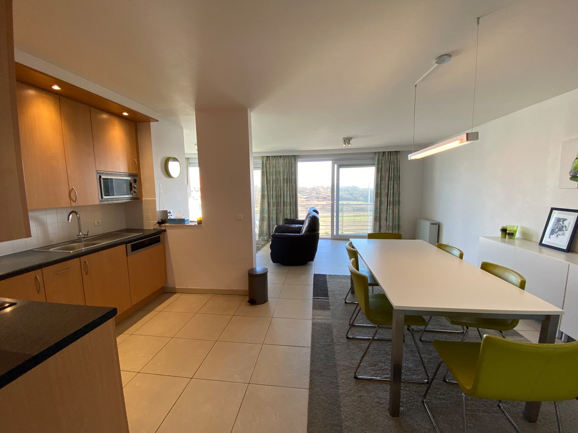 Licht 4-persoons appartement met 2 slaapkamers in hartje Nieuwpoort - foto 11