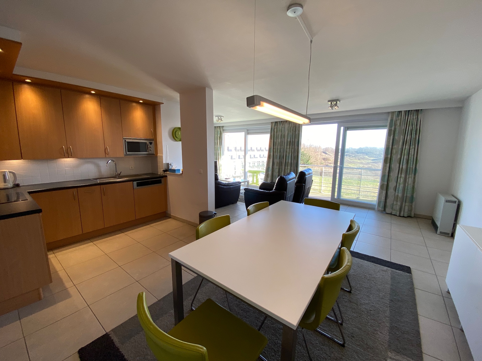 Licht 4-persoons appartement met 2 slaapkamers in hartje Nieuwpoort - foto 13