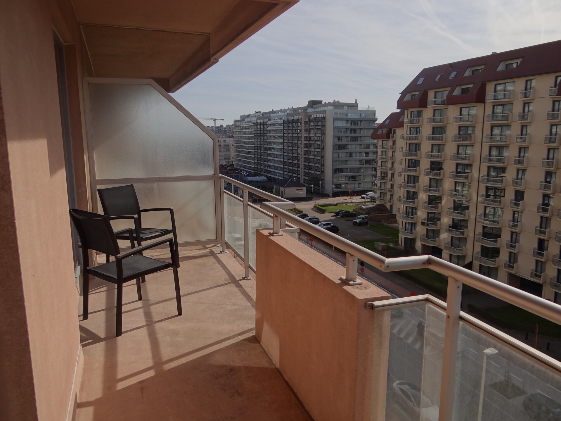 Zeezichtappartement met 2 slaapkamers aan de Nieuwpoortse dijk - foto 4