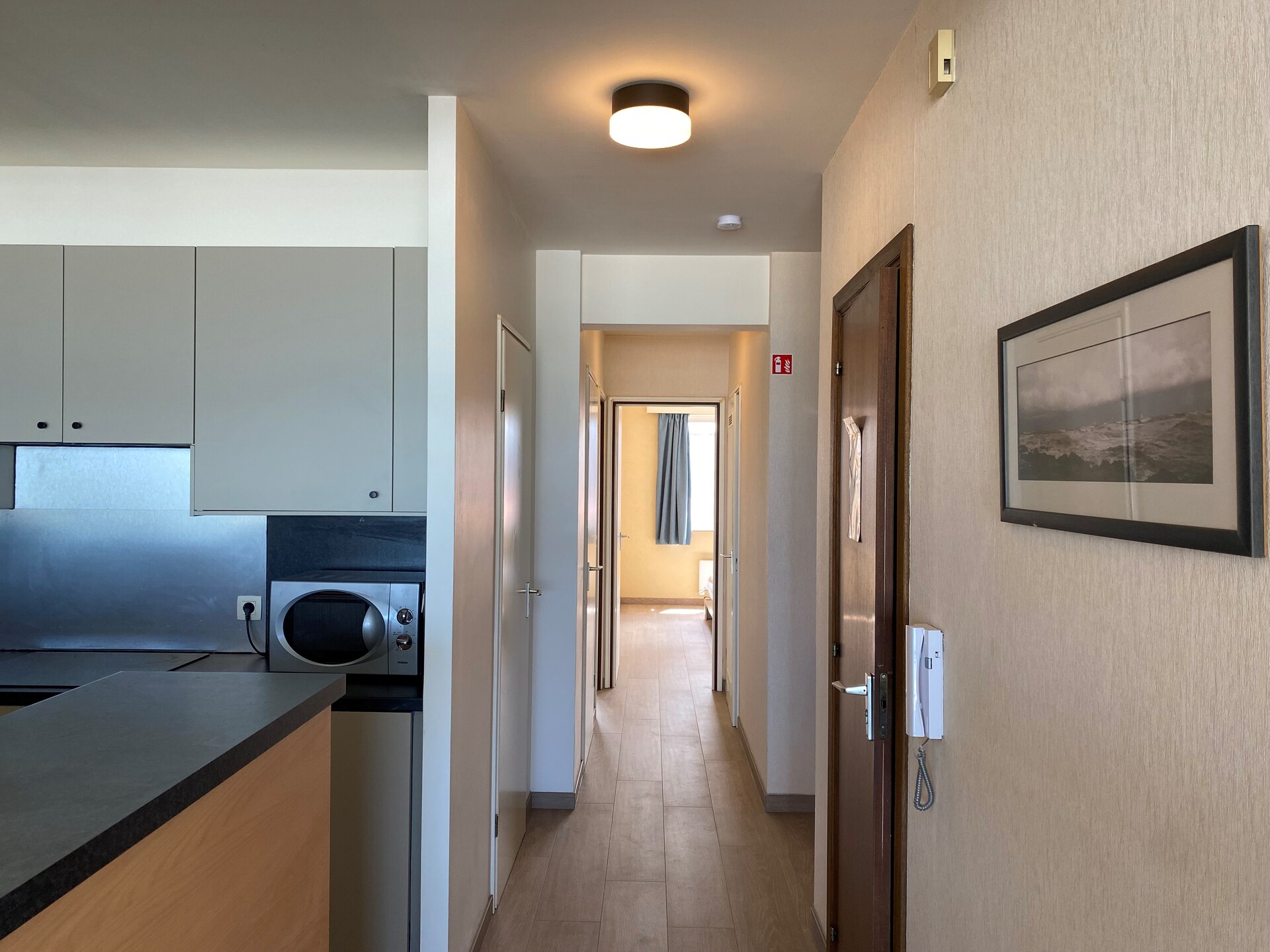 Stijlvol gerenoveerd appartement met zeezicht op de zeewering van Nieuwpoort - foto 8