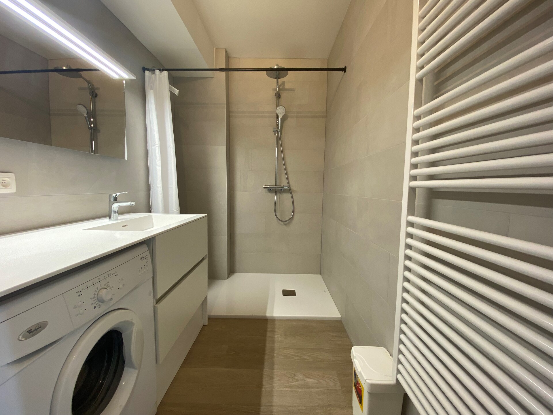 Stijlvol gerenoveerd appartement met zeezicht op de zeewering van Nieuwpoort - foto 14