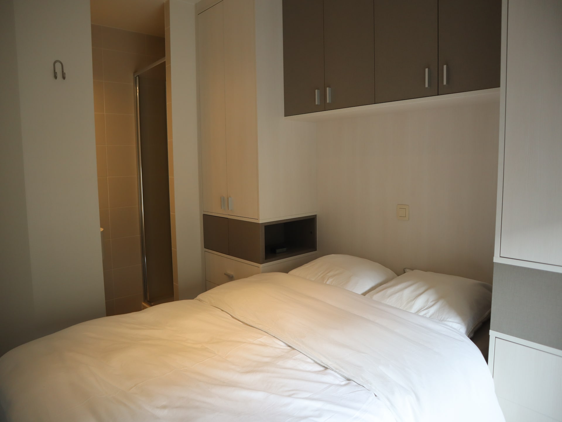 Licht appartement op de zeedijk met panoramisch zeezicht en terras - foto 7