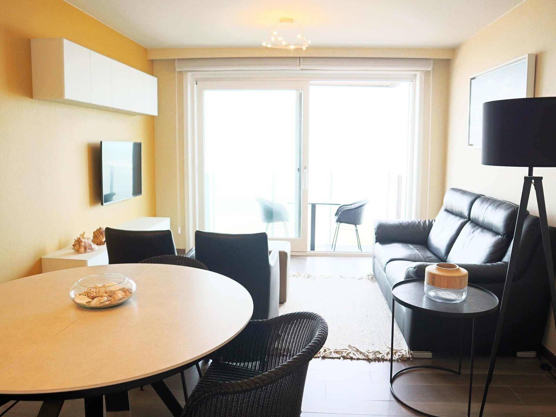 Licht appartement op de zeedijk met panoramisch zeezicht en terras - foto 3
