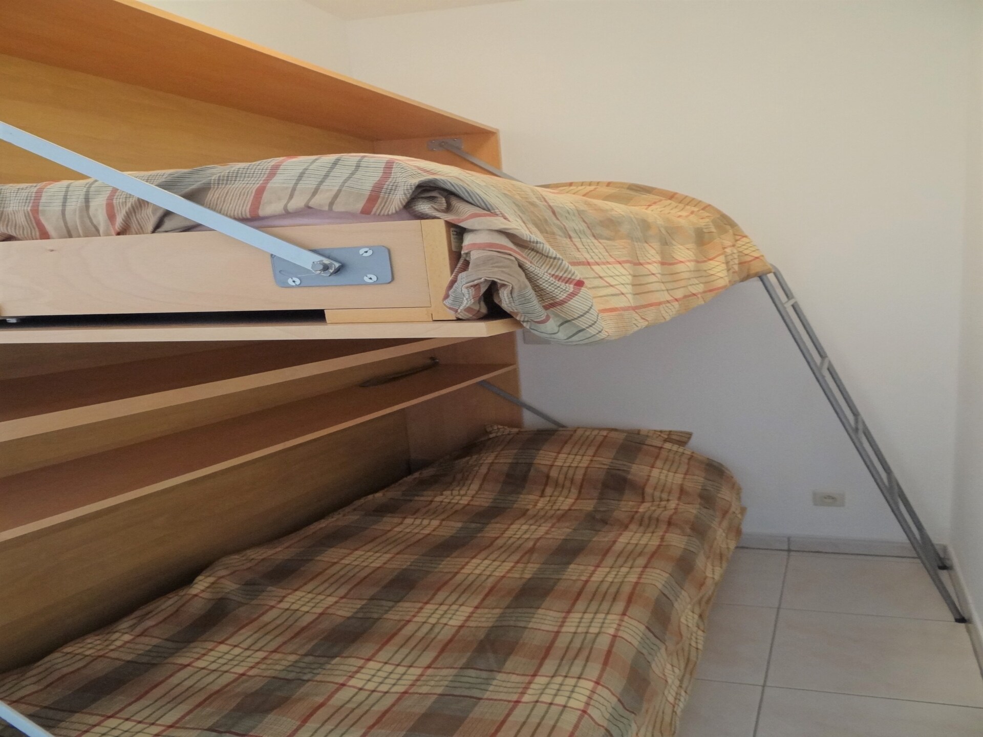 Appartement op de zeedijk met zeezicht en vlakbij het strand - foto 8