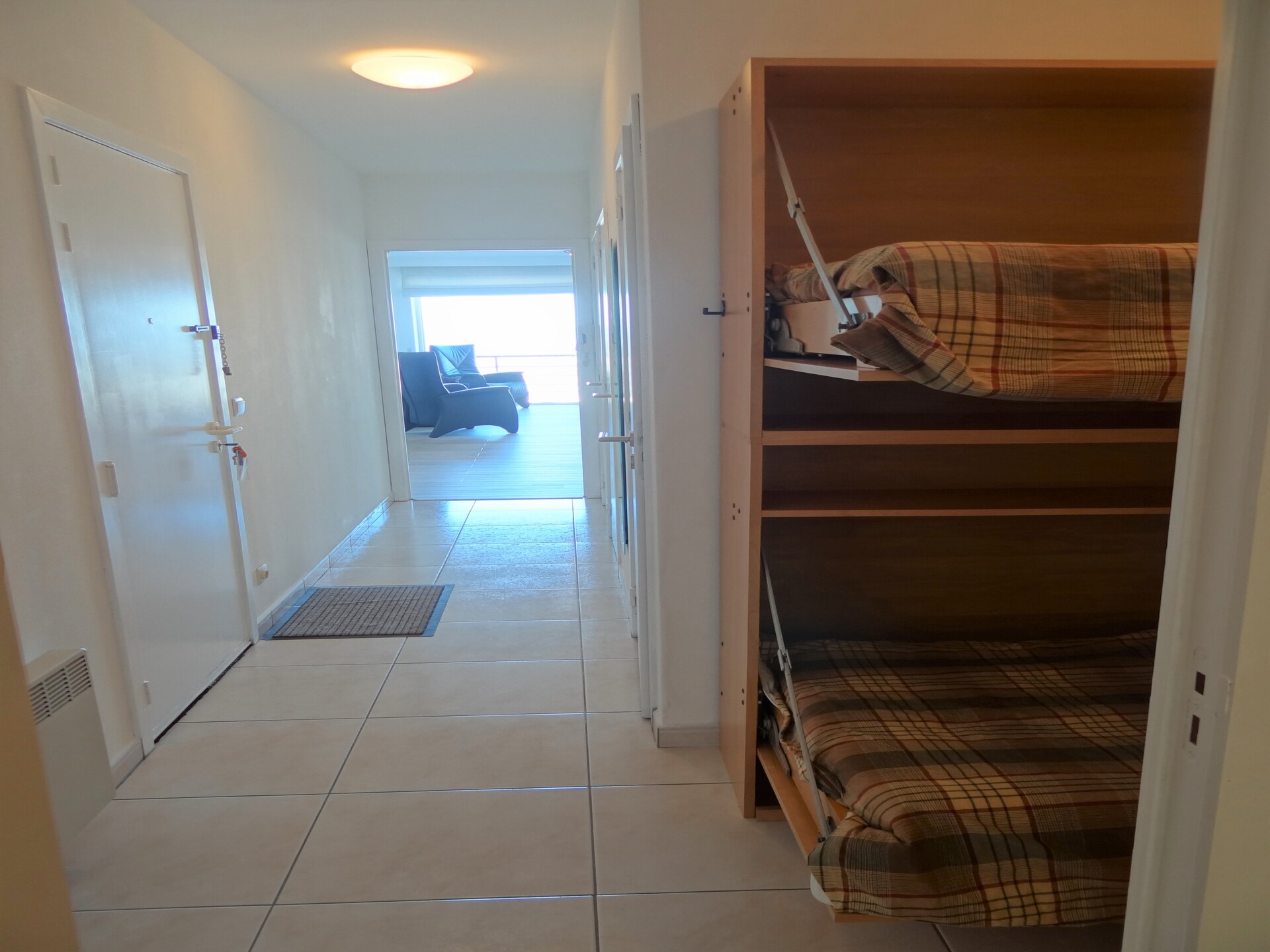 Appartement op de zeedijk met zeezicht en vlakbij het strand - foto 11