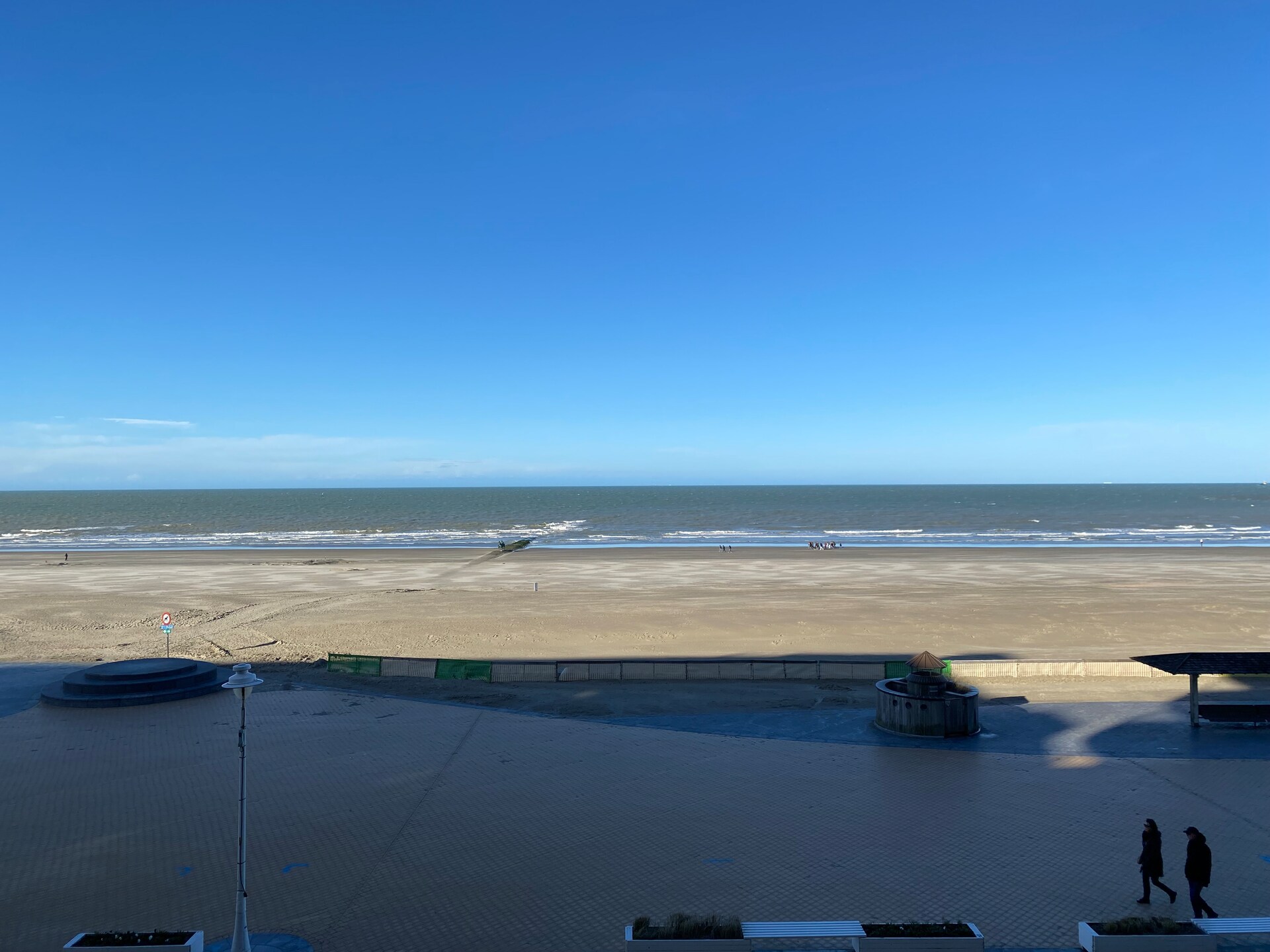 Appartement op de zeedijk met zeezicht en vlakbij het strand - foto 13