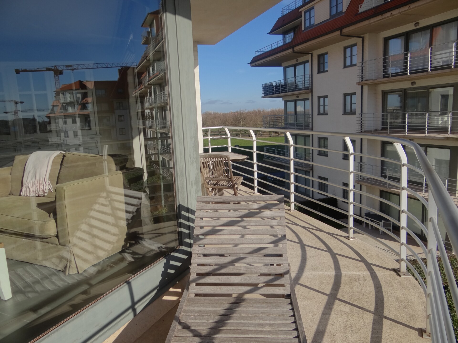Zonnig appartement aan golfbaan in hartje Nieuwpoort met 2 slaapkamers - foto 6