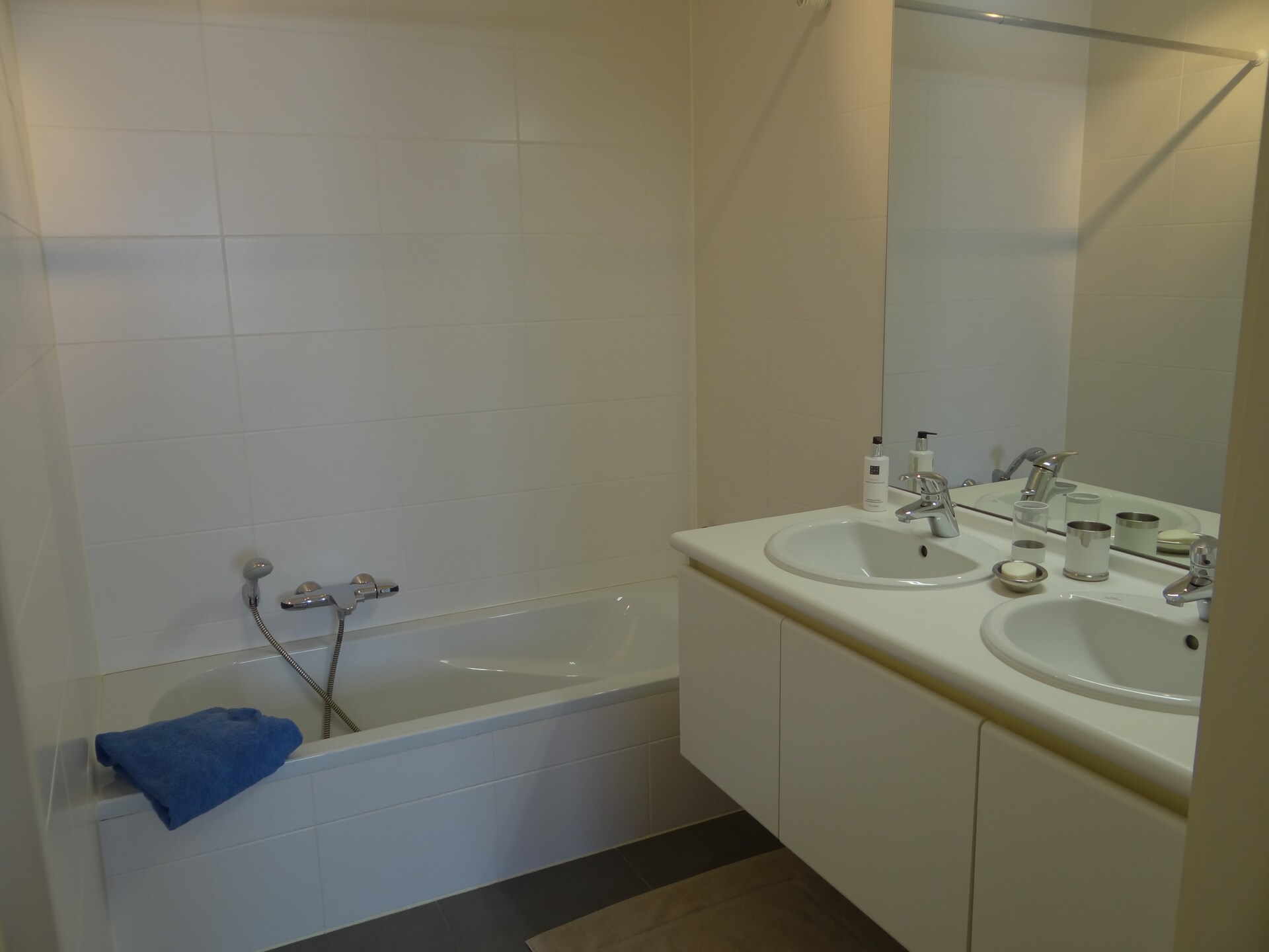 Zonnig appartement aan golfbaan in hartje Nieuwpoort met 2 slaapkamers - foto 8