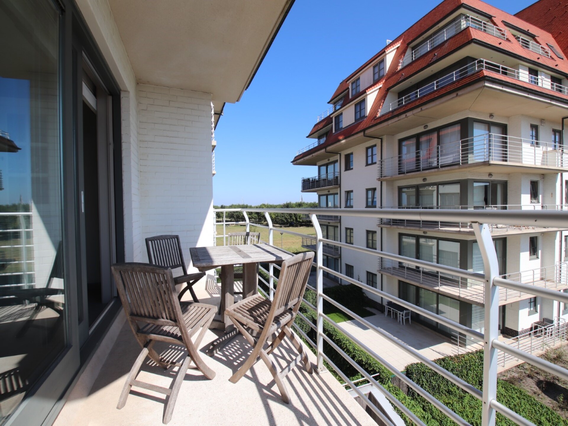 Zonnig appartement aan golfbaan in hartje Nieuwpoort met 2 slaapkamers - foto 9
