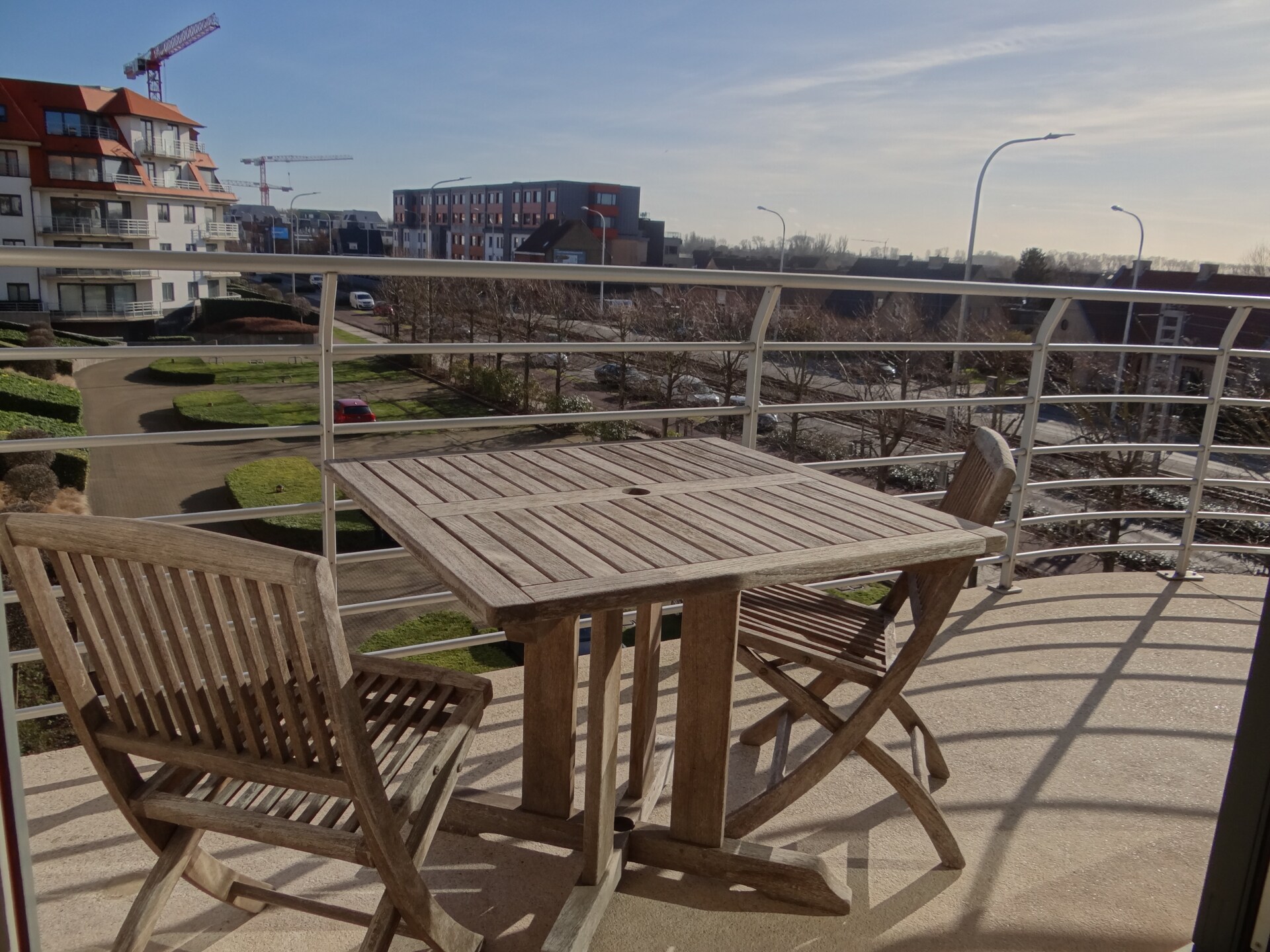 Zonnig appartement aan golfbaan in hartje Nieuwpoort met 2 slaapkamers - foto 3