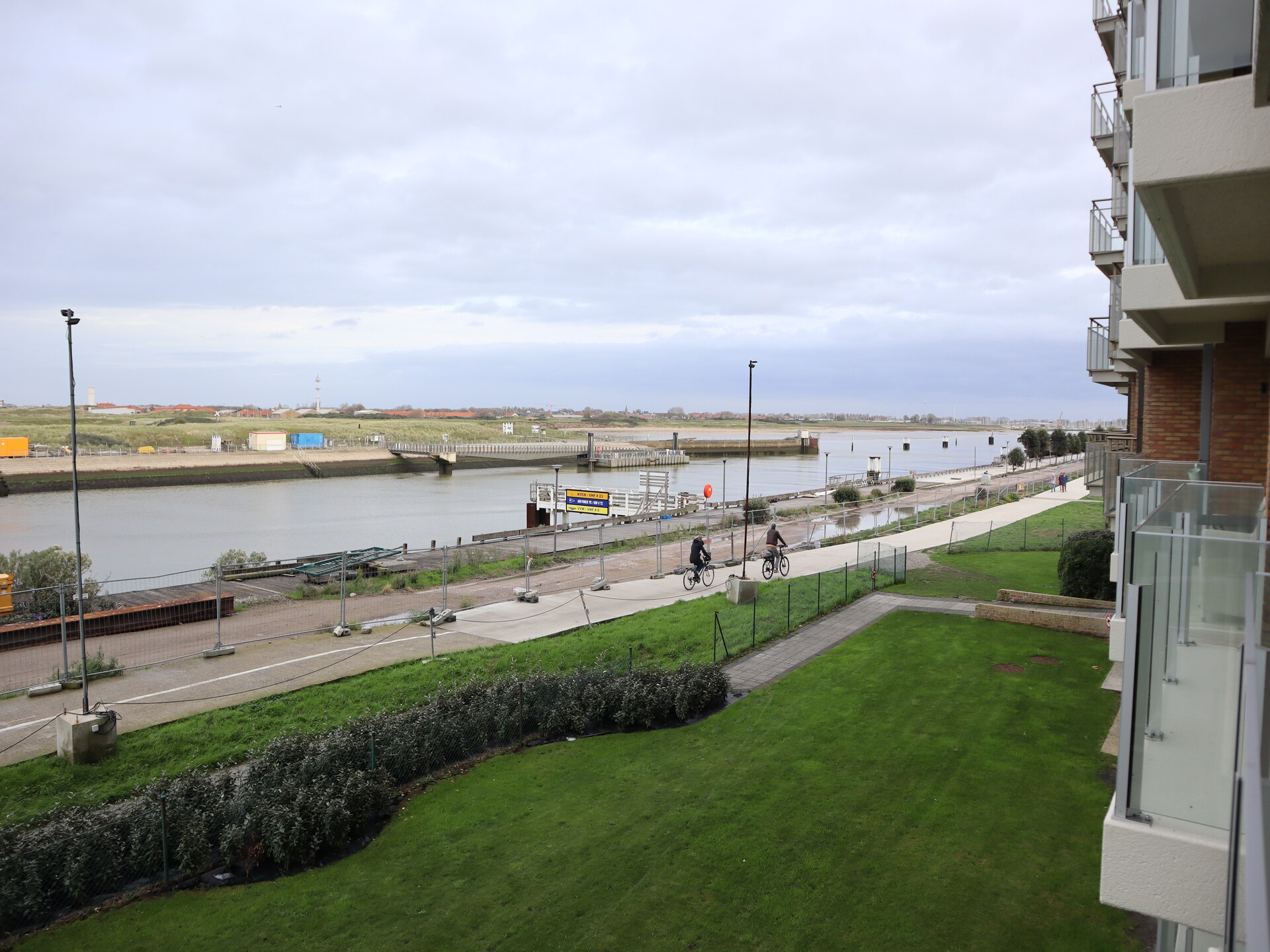 Appartement met panoramisch zeezicht en twee terrassen in Nieuwpoort - foto 19