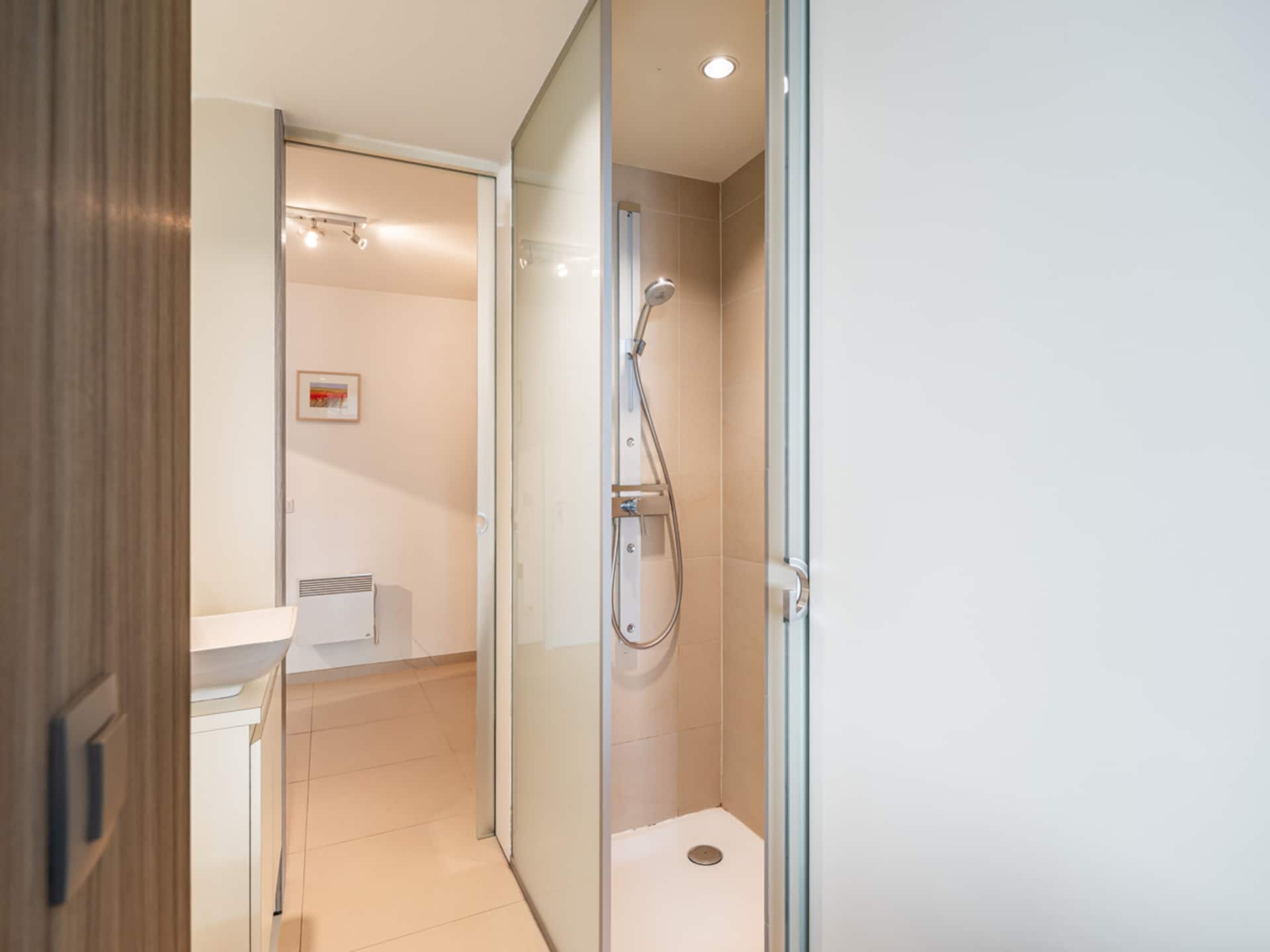 Op 1 km van de golfbaan: Modern appartement in Oostduinkerke · 4 pers. - foto 10