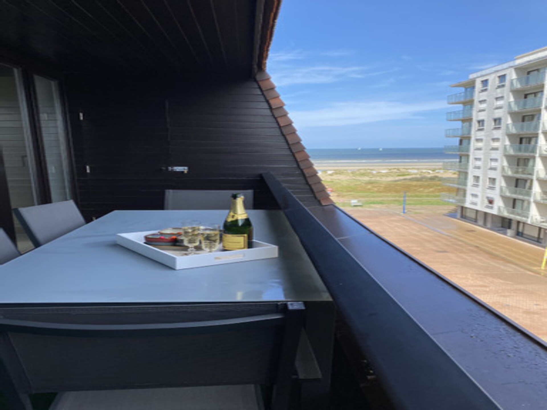 Gerenoveerd appartement op 50m van strand met zeezicht in Oostduinkerke - foto 16