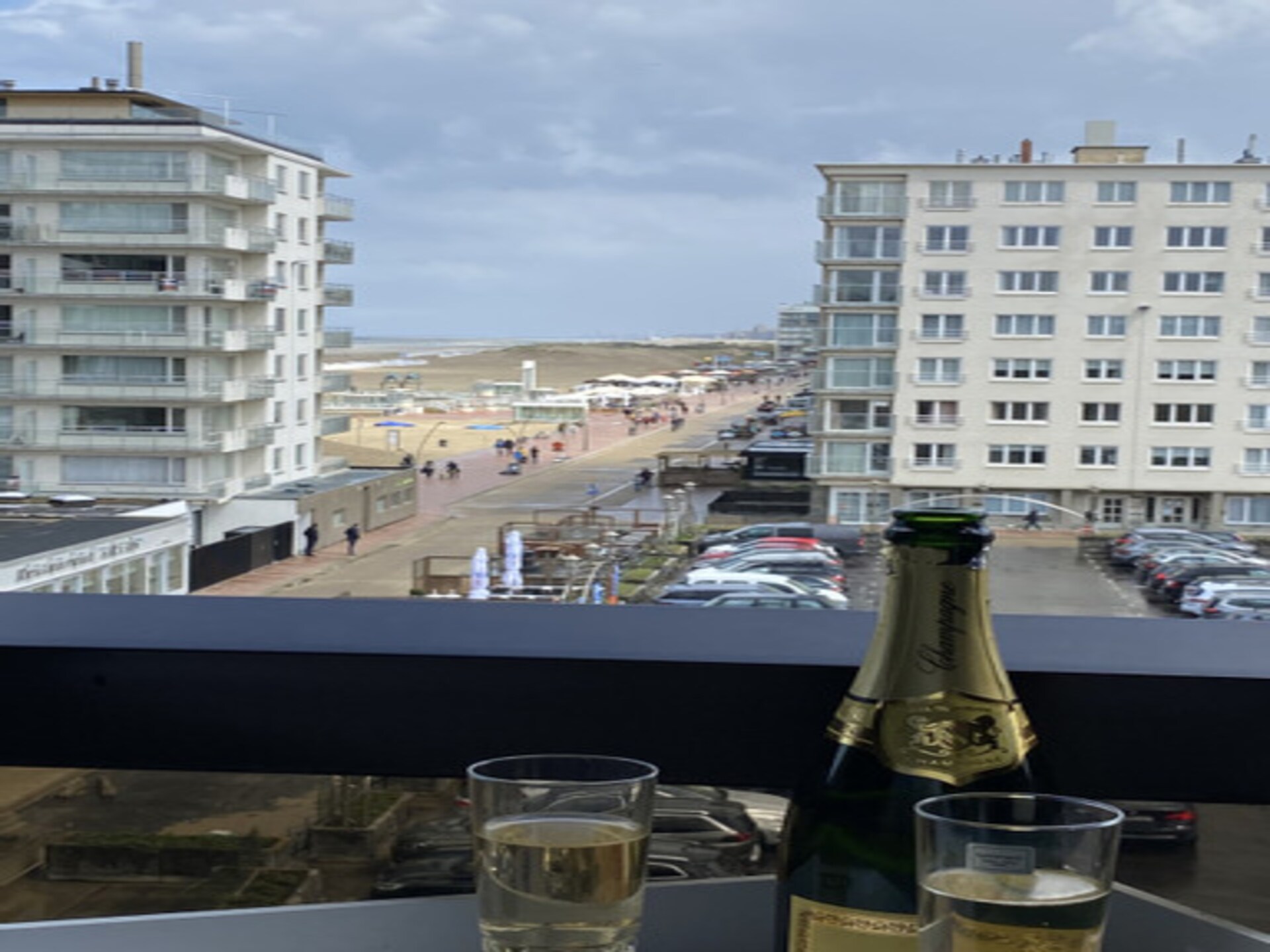 Gerenoveerd appartement op 50m van strand met zeezicht in Oostduinkerke - foto 6