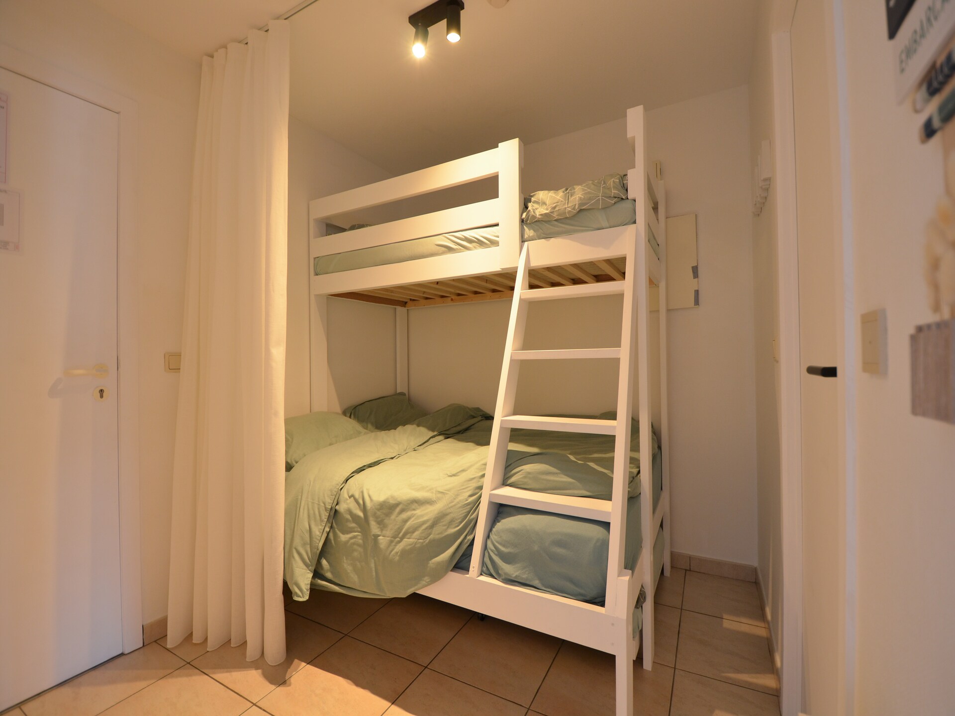 Gerenoveerd appartement op 50m van strand met zeezicht in Oostduinkerke - foto 10