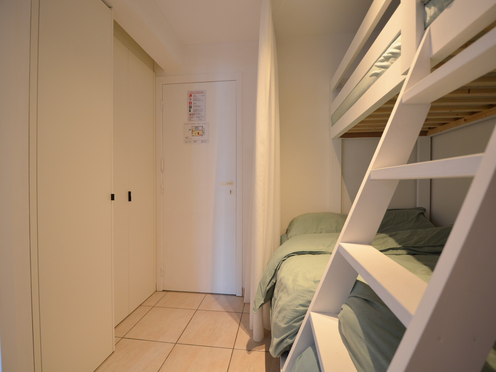 Gerenoveerd appartement op 50m van strand met zeezicht in Oostduinkerke - foto 11