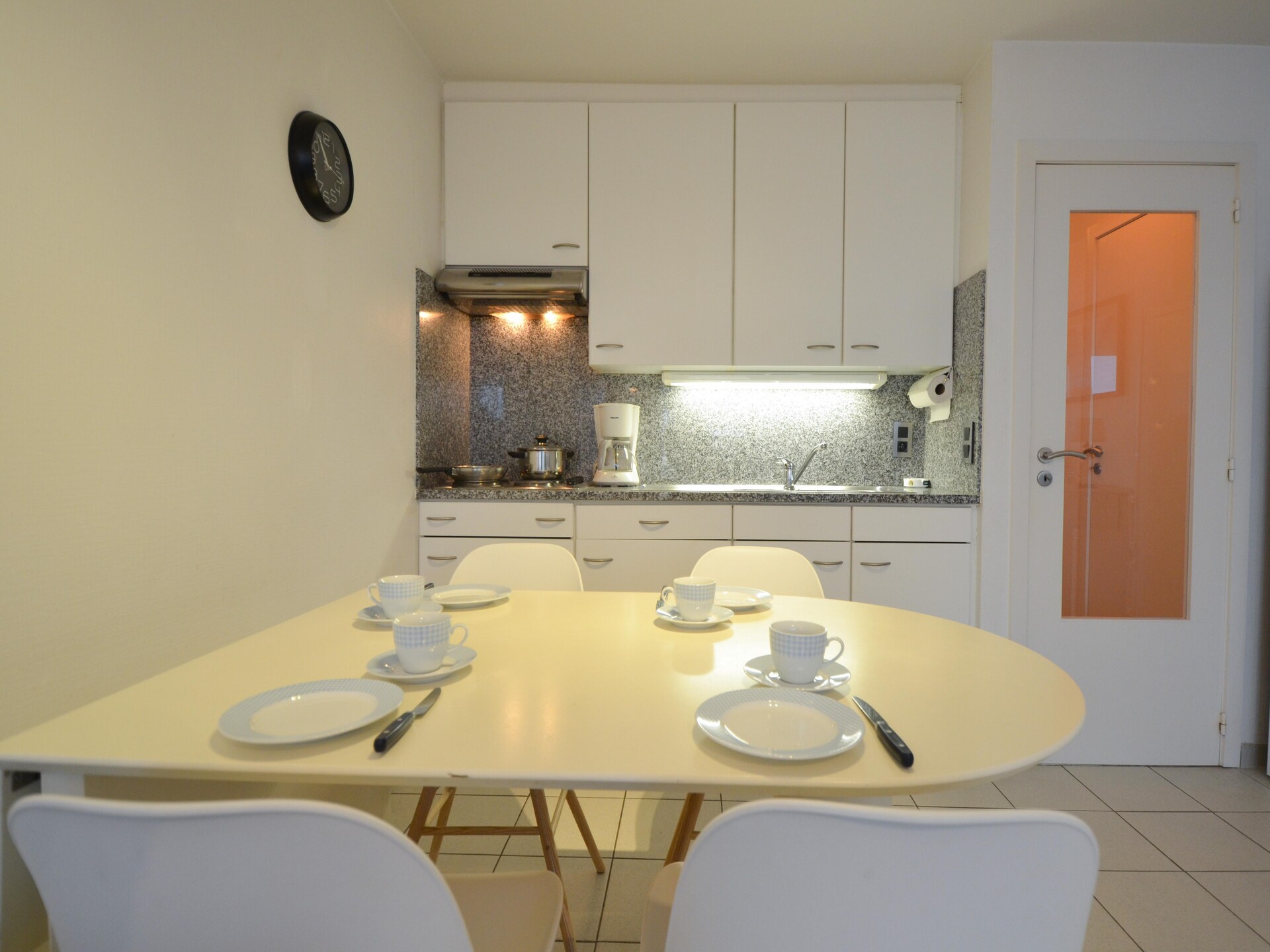 Licht appartement met zonneterras op loopafstand van strand en duinen - foto 13