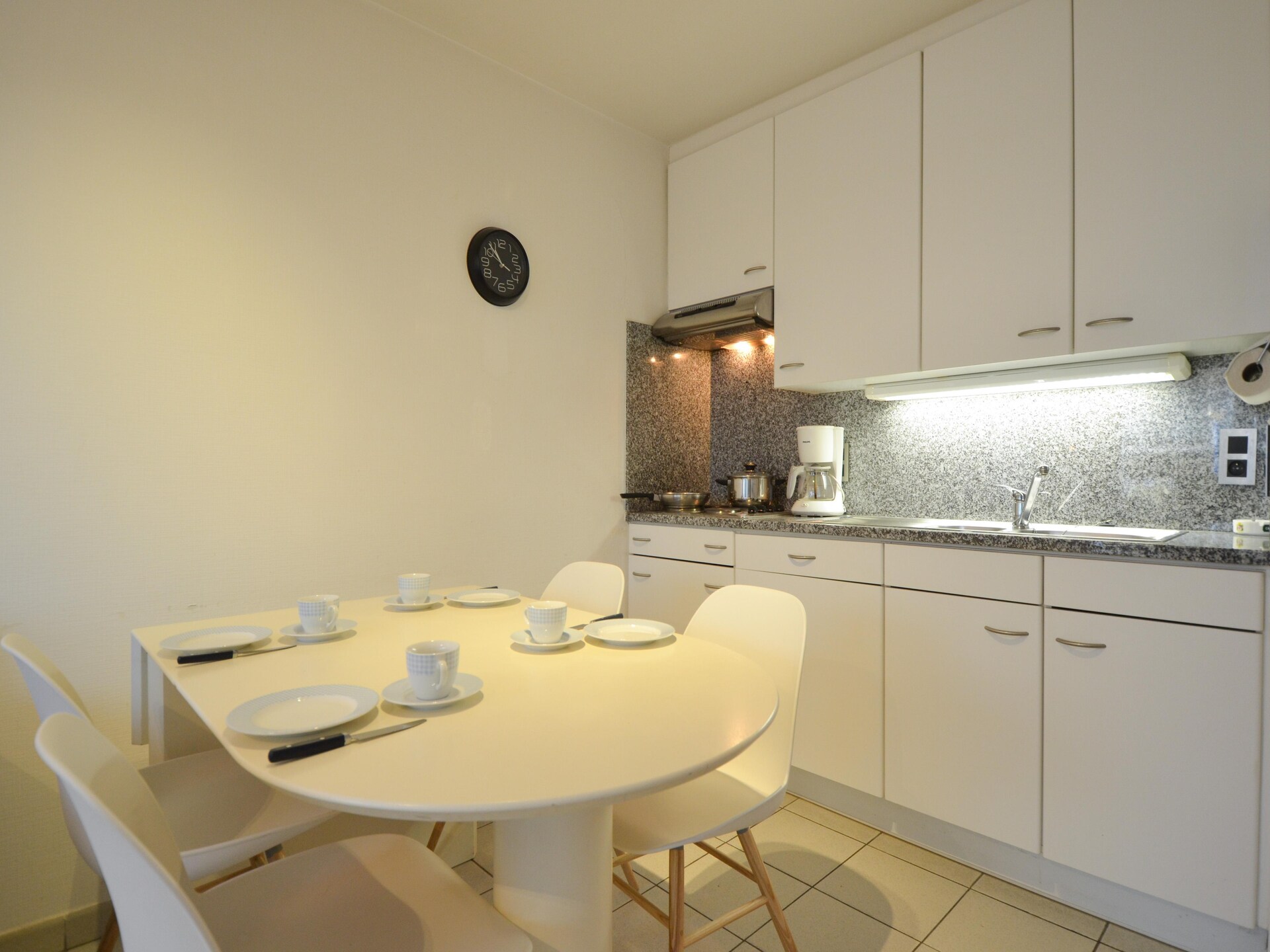 Licht appartement met zonneterras op loopafstand van strand en duinen - foto 17