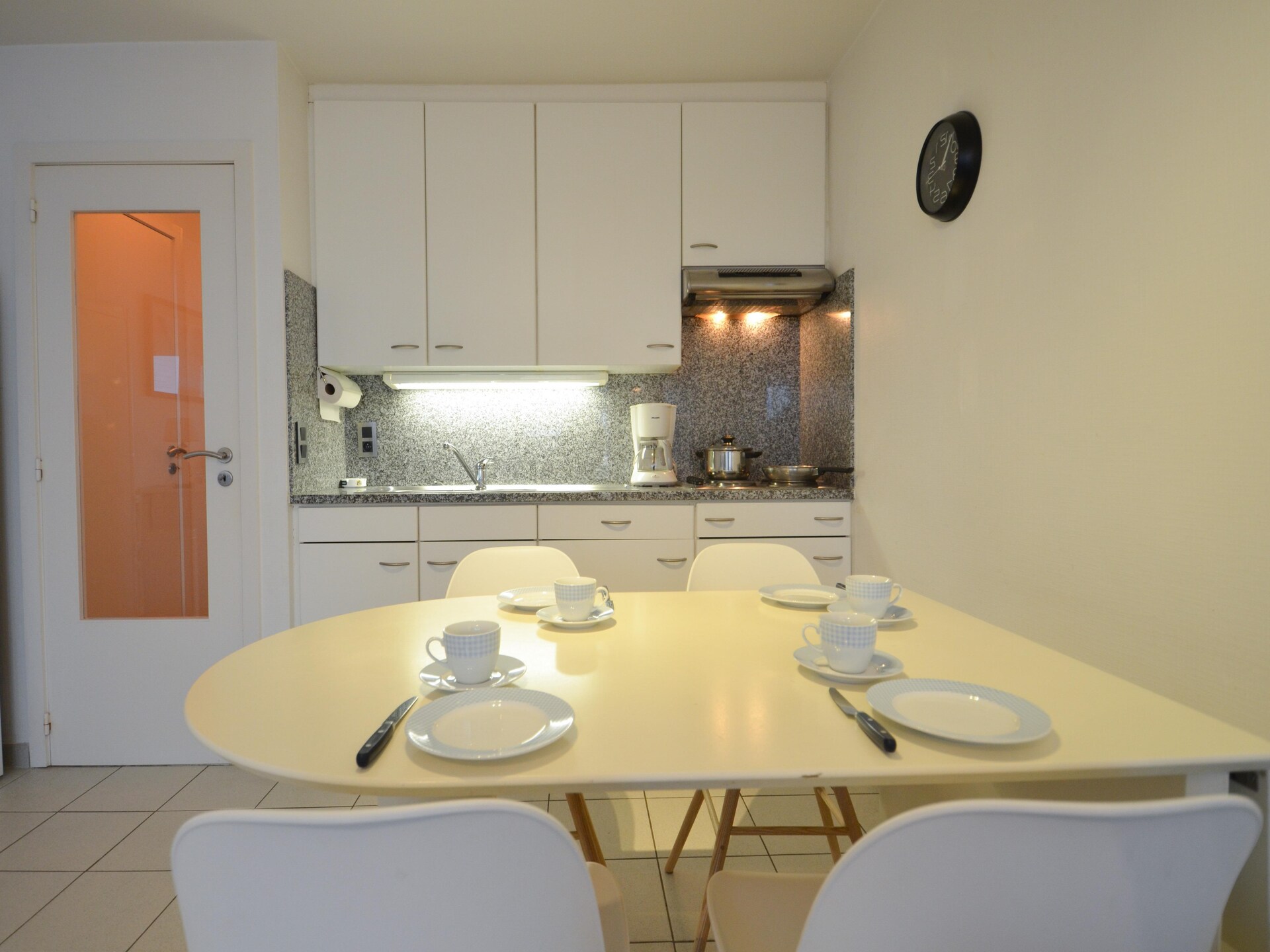 Licht appartement met zonneterras op loopafstand van strand en duinen - foto 18