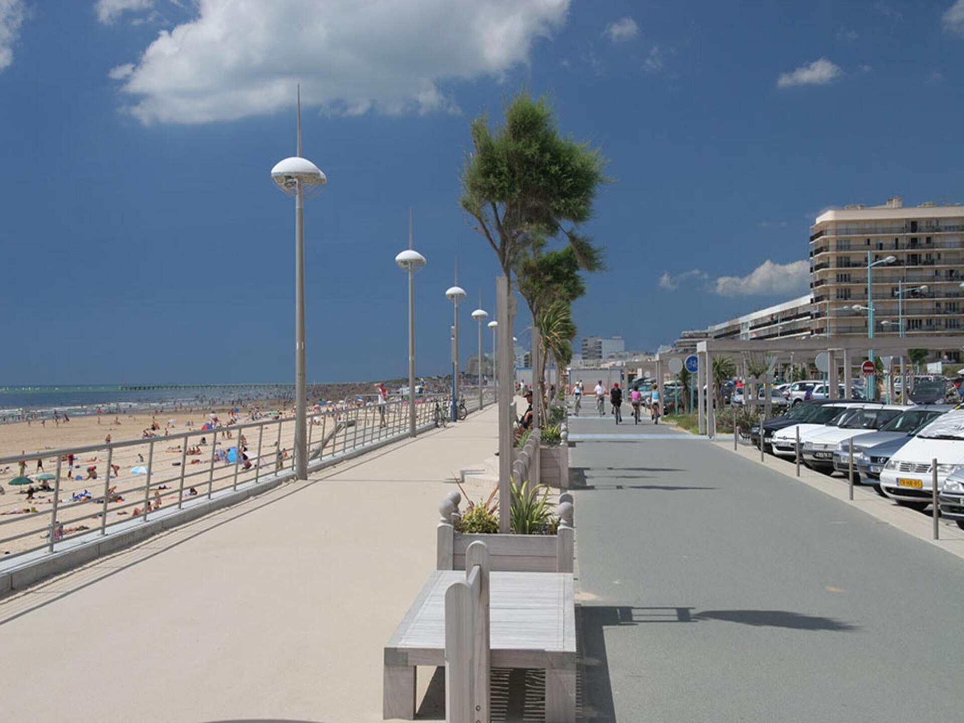 Licht appartement met zonneterras op loopafstand van strand en duinen - foto 36