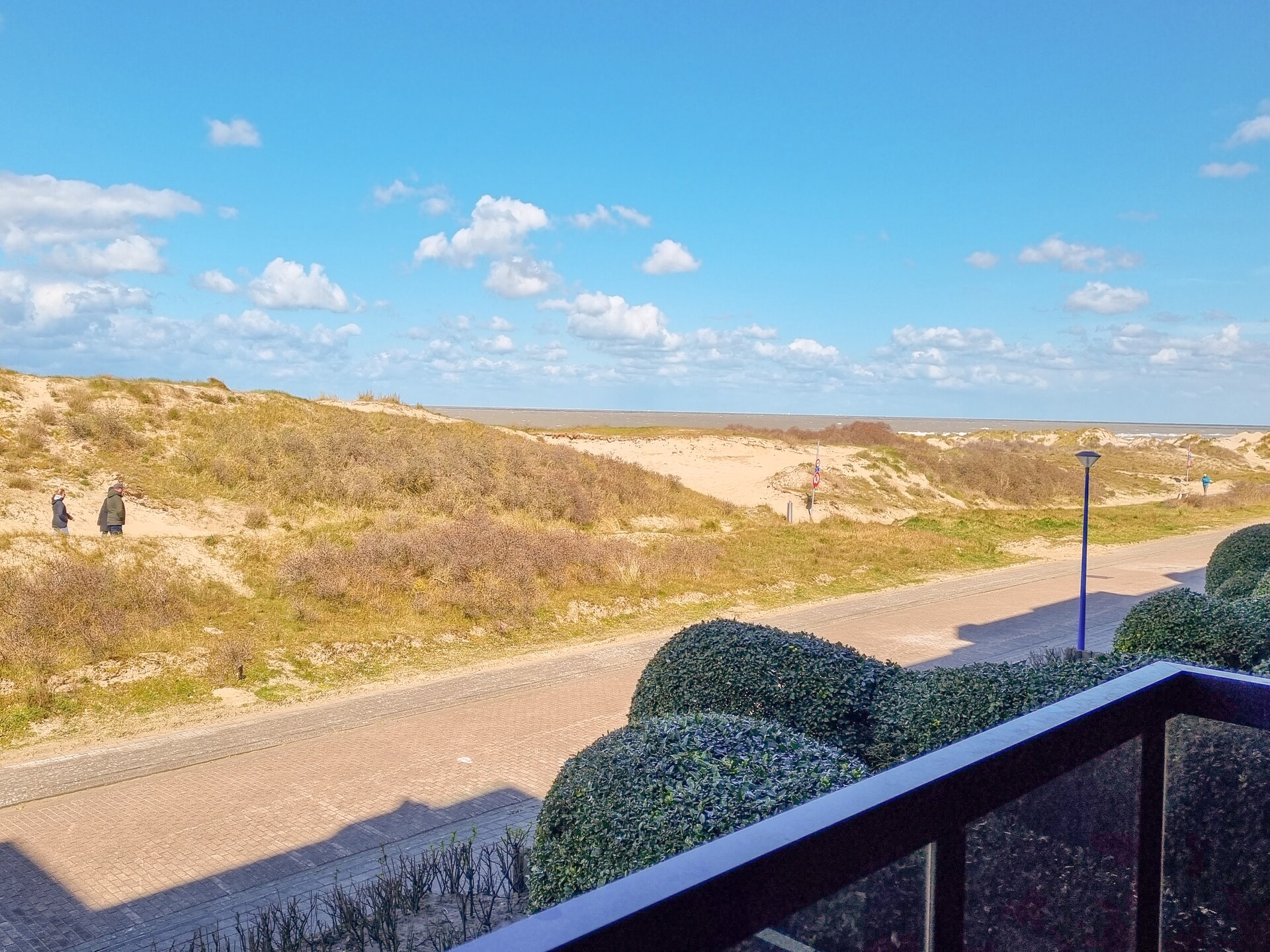 Licht appartement met zijdelings zeezicht en terras in Oostduinkerke - foto 4