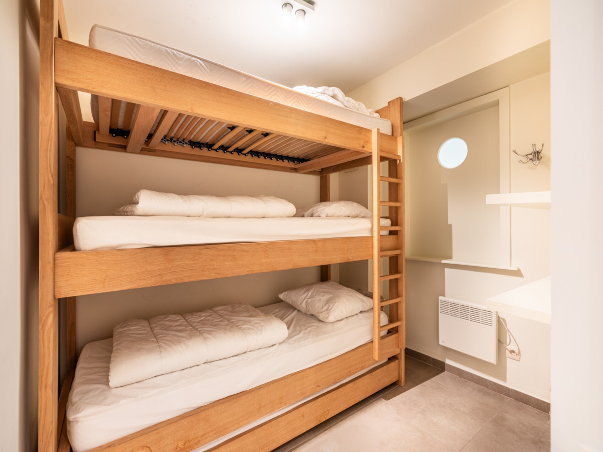 Licht appartement met zeezicht en privégarage in Oostduinkerke - foto 13