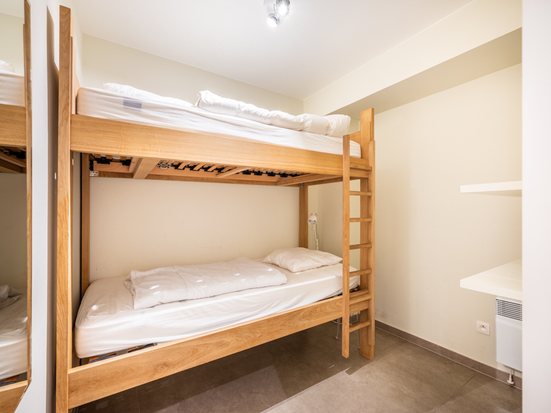 Licht appartement met zeezicht en zwembad op 50m van het strand - foto 4