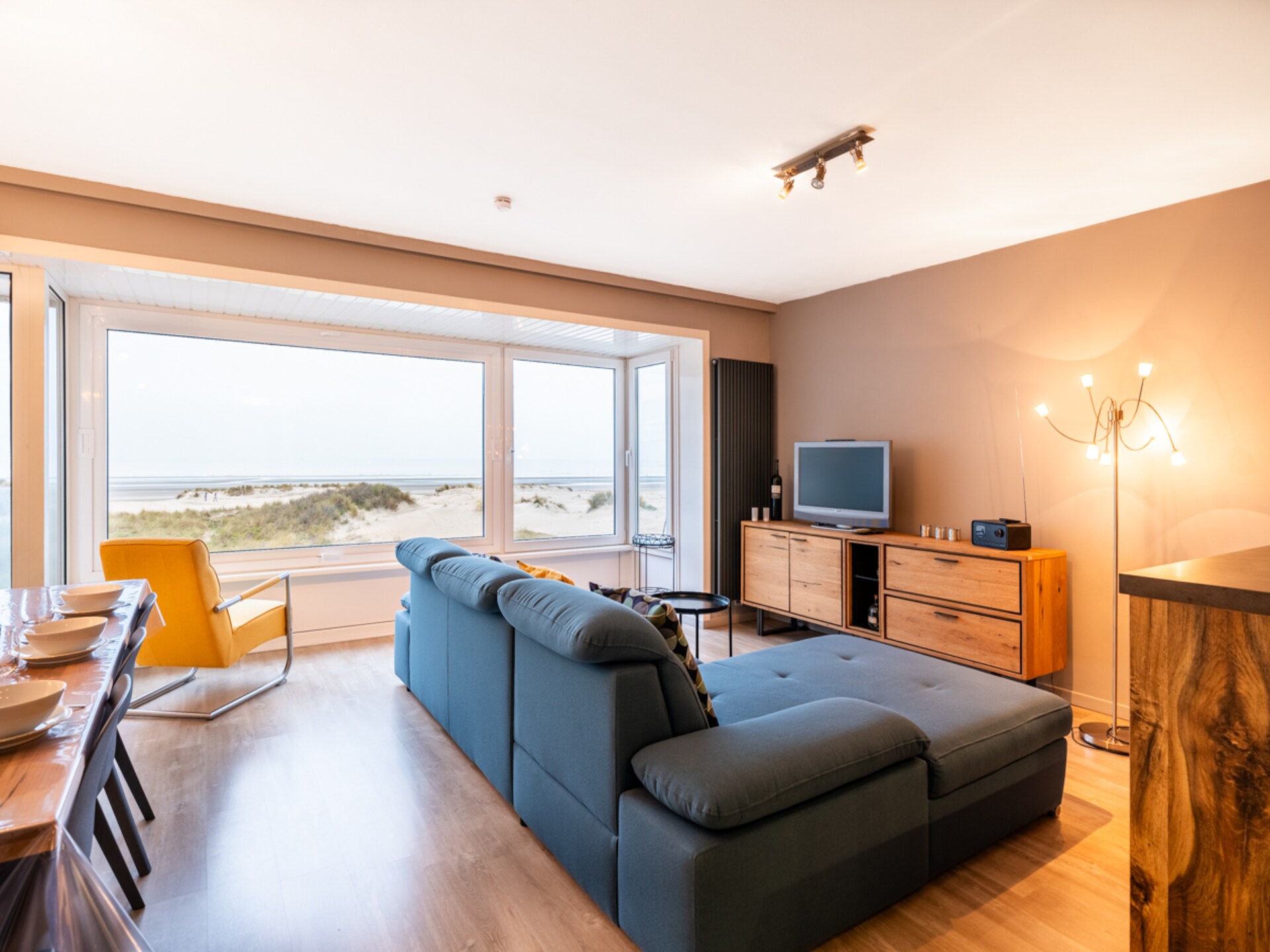 Zonovergoten appartement met uniek zeezicht op de zeewering van Oostduinkerke - foto 6