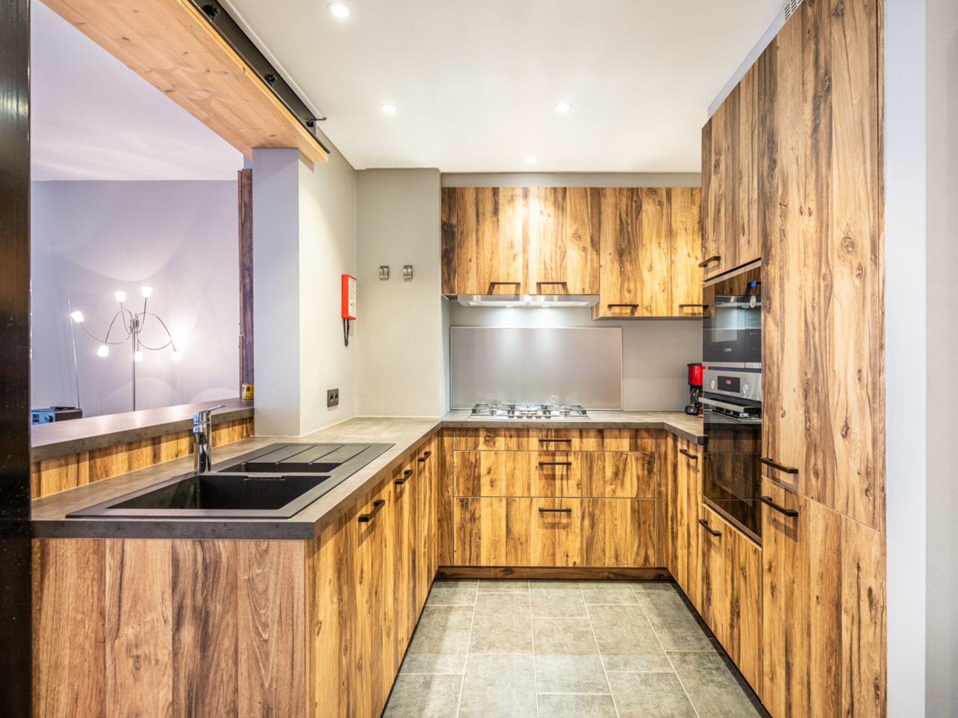 Zonovergoten appartement met uniek zeezicht op de zeewering van Oostduinkerke - foto 3