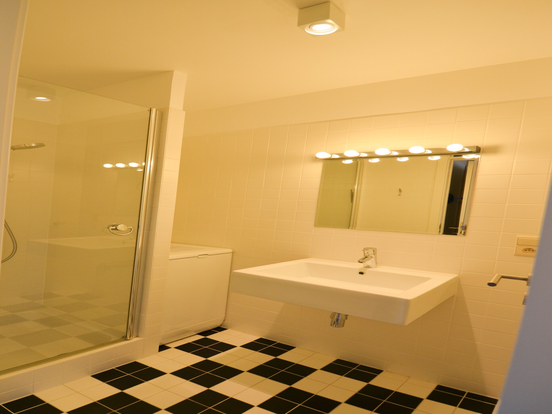 Zonovergoten appartement met panoramisch zeezicht op de 6e verdieping - foto 7