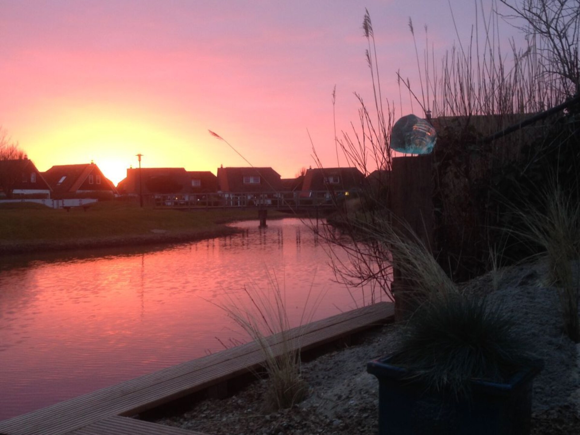Rietgedekt vakantiehuis met uitzicht op meer in Callantsoog - foto 4