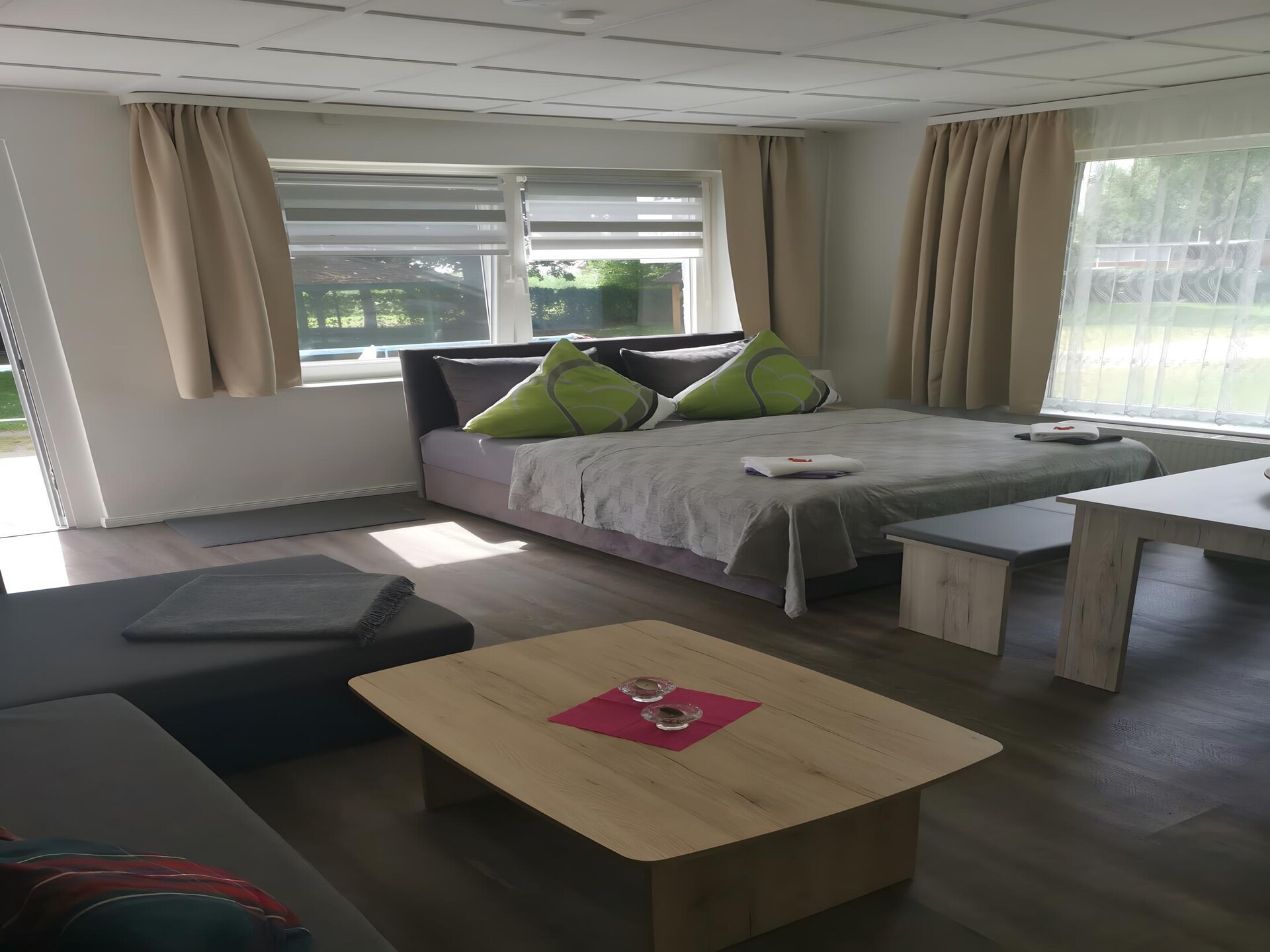 Ruime bungalow aan de oever van de Goldberger See, 50m tot strand - foto 8