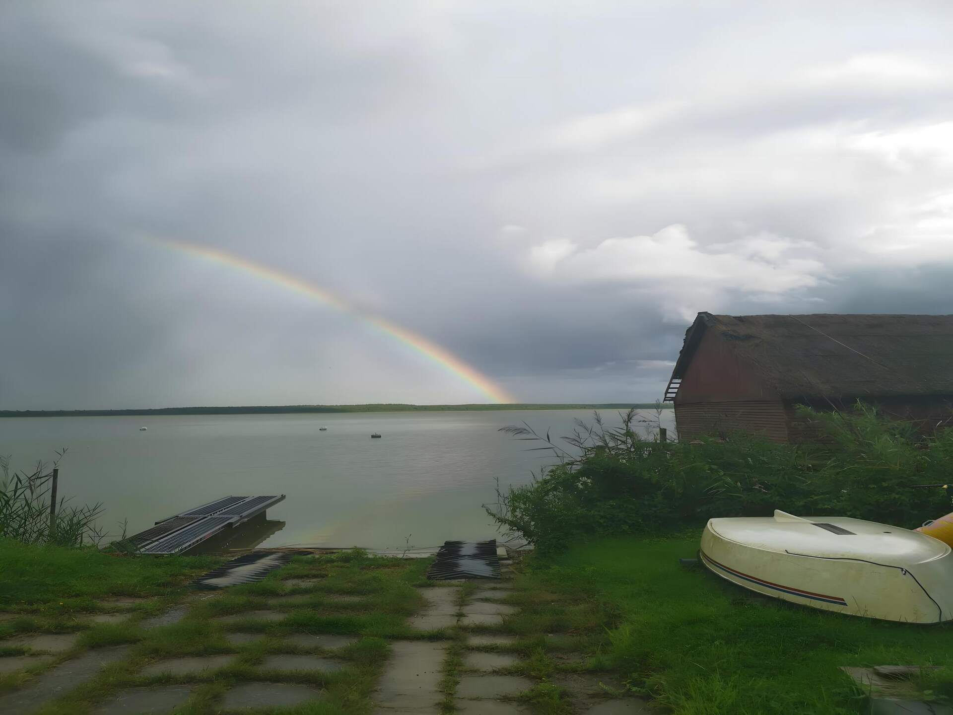 Ruime bungalow aan de oever van de Goldberger See, 50m tot strand - foto 13