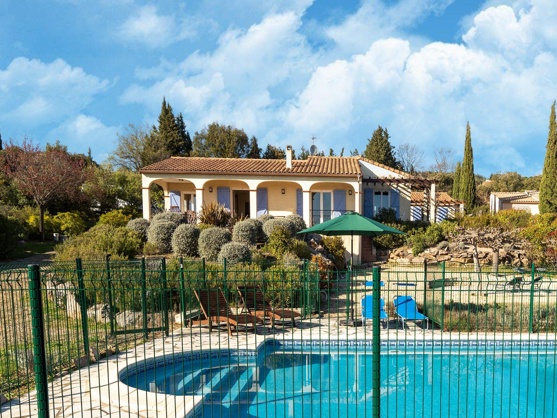 Ruim vakantiehuis met zoutwaterzwembad en uitzicht op de Pyreneeën - foto 17