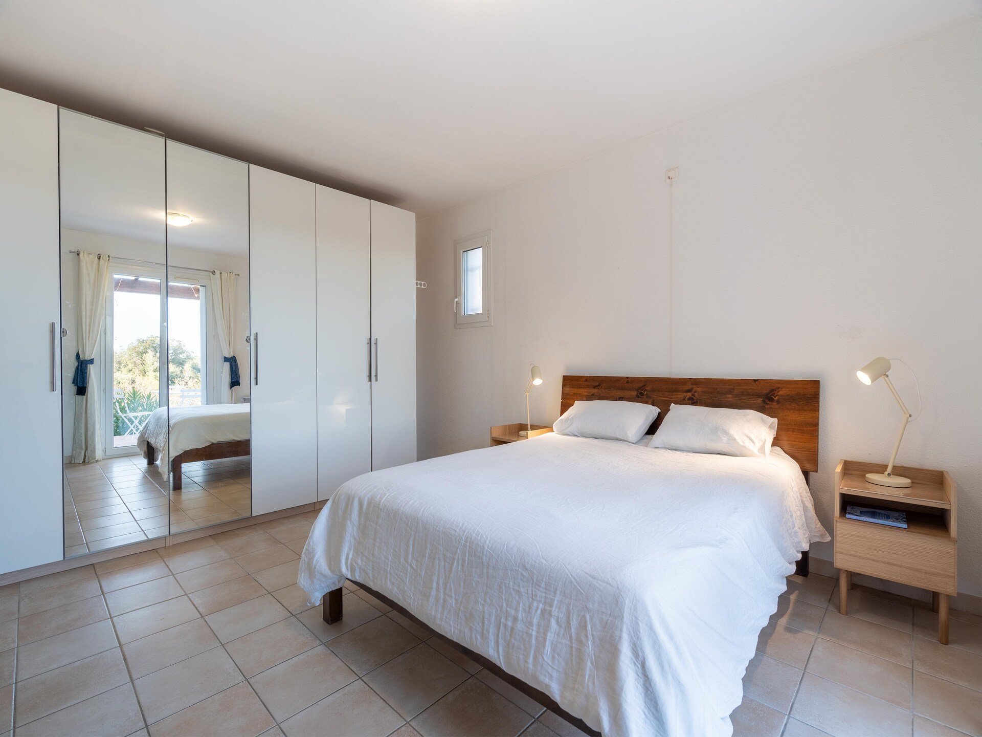 Ruim vakantiehuis met zoutwaterzwembad en uitzicht op de Pyreneeën - foto 2